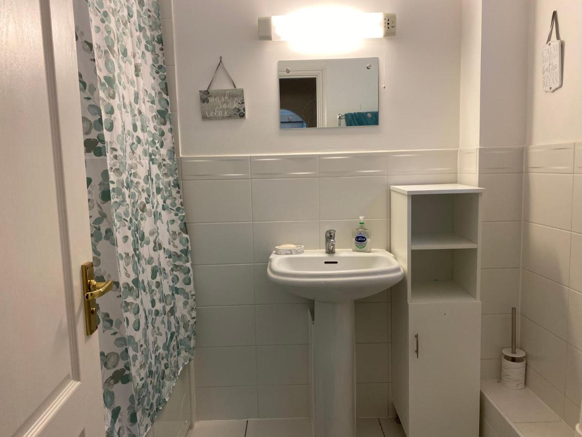 Basingstoke Vacations - The Garden Suite - Property Image 12