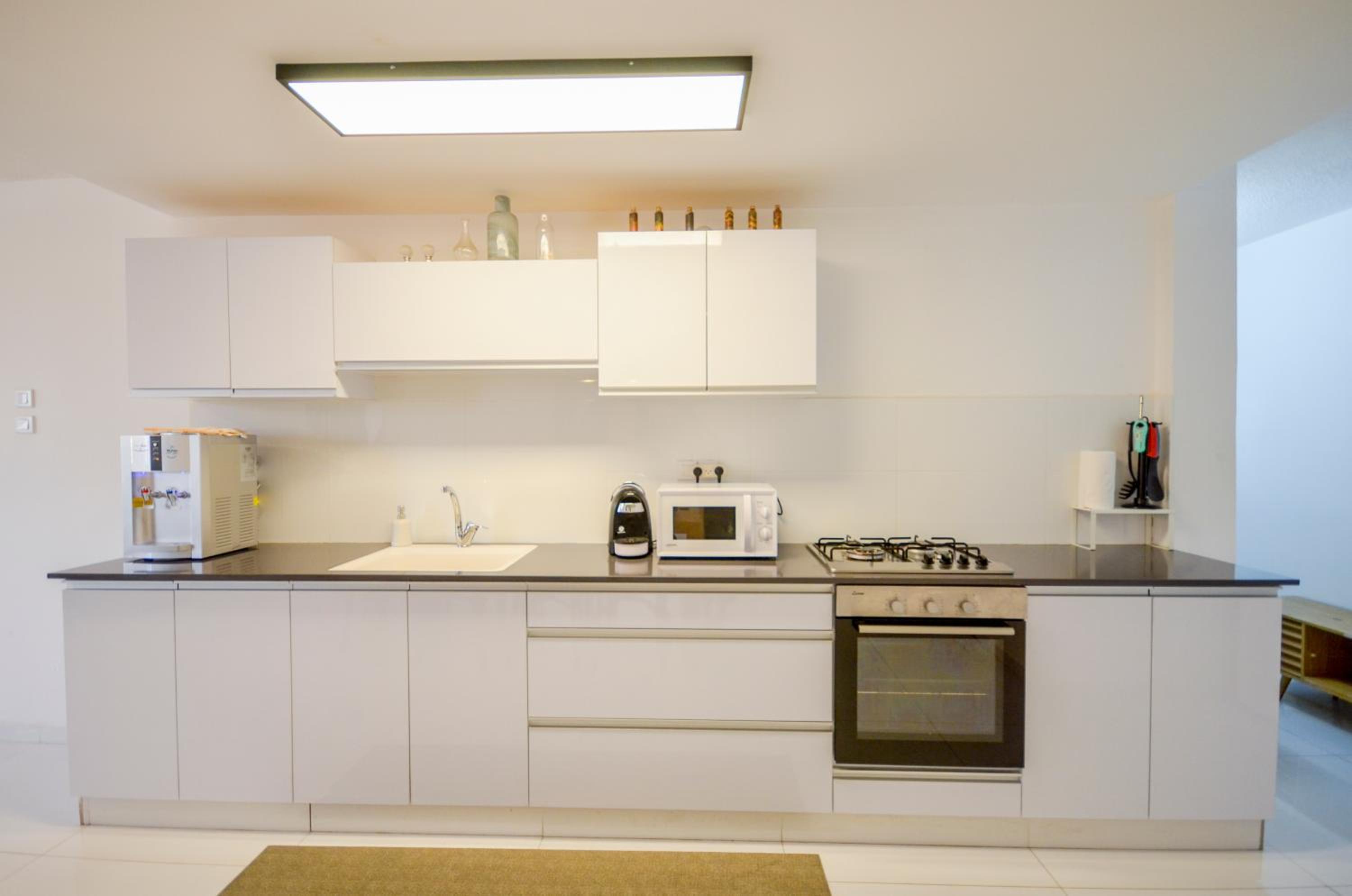 YalaRent Sunny 3BR APT