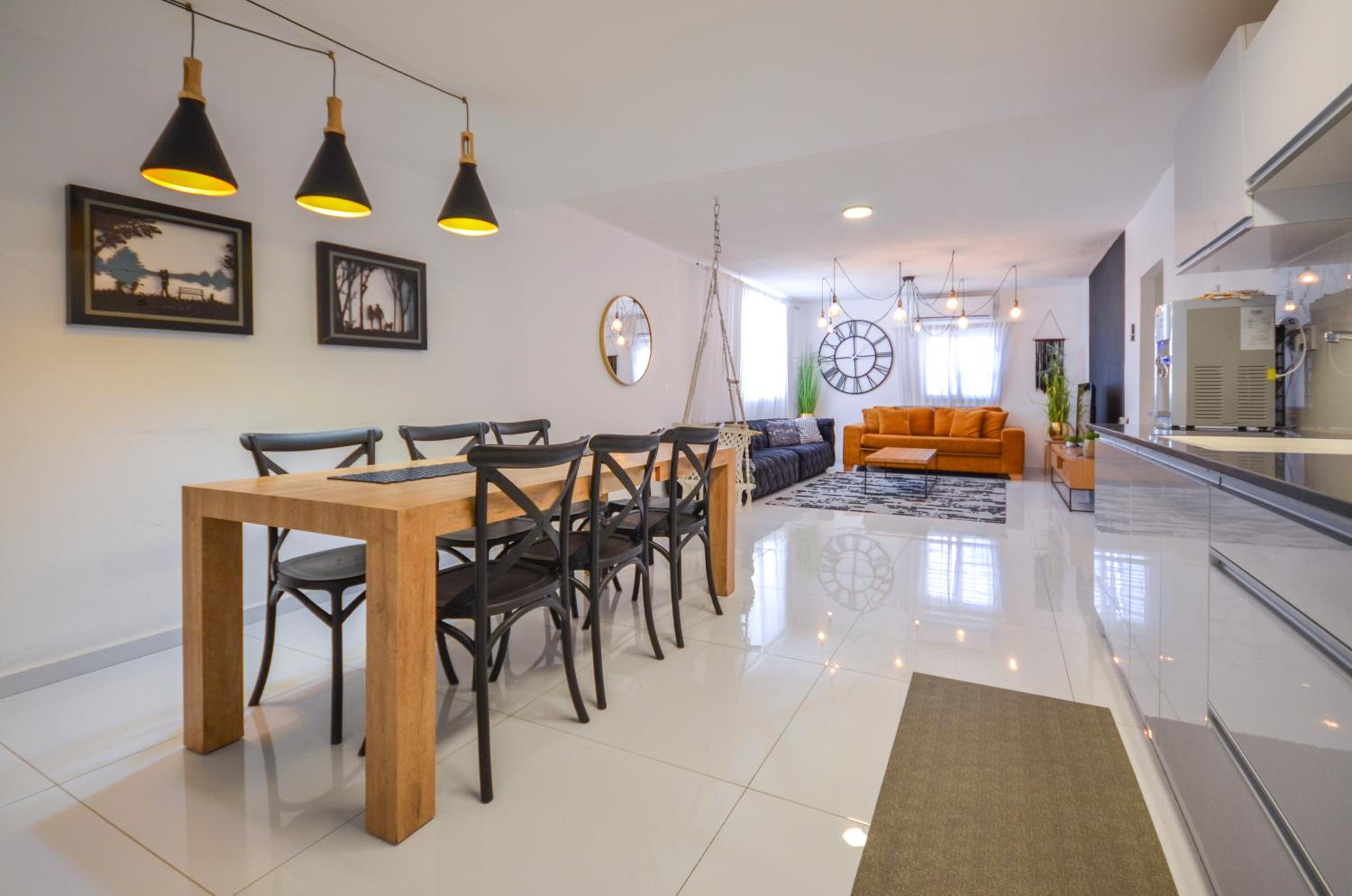 YalaRent Sunny 3BR APT