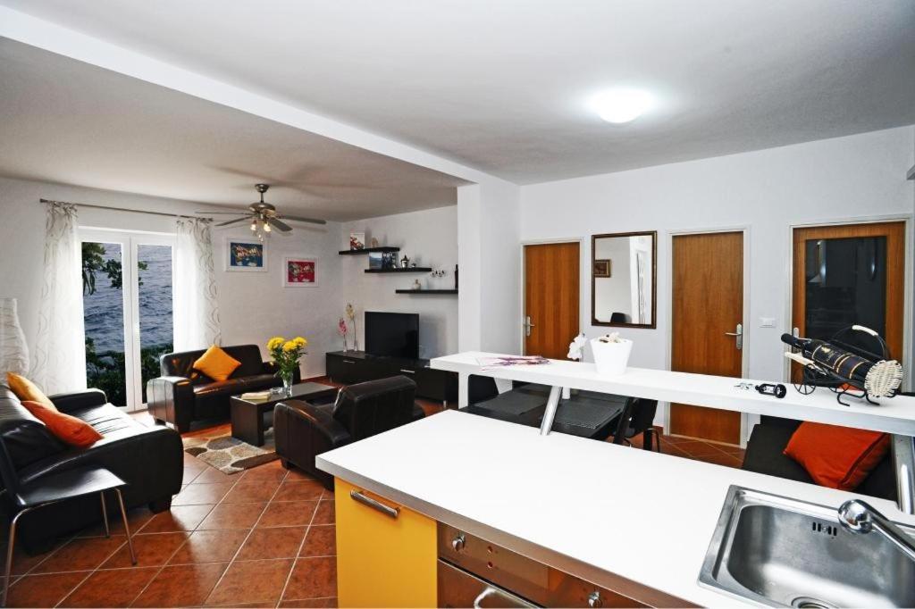 Holiday Home Odiseja view 3