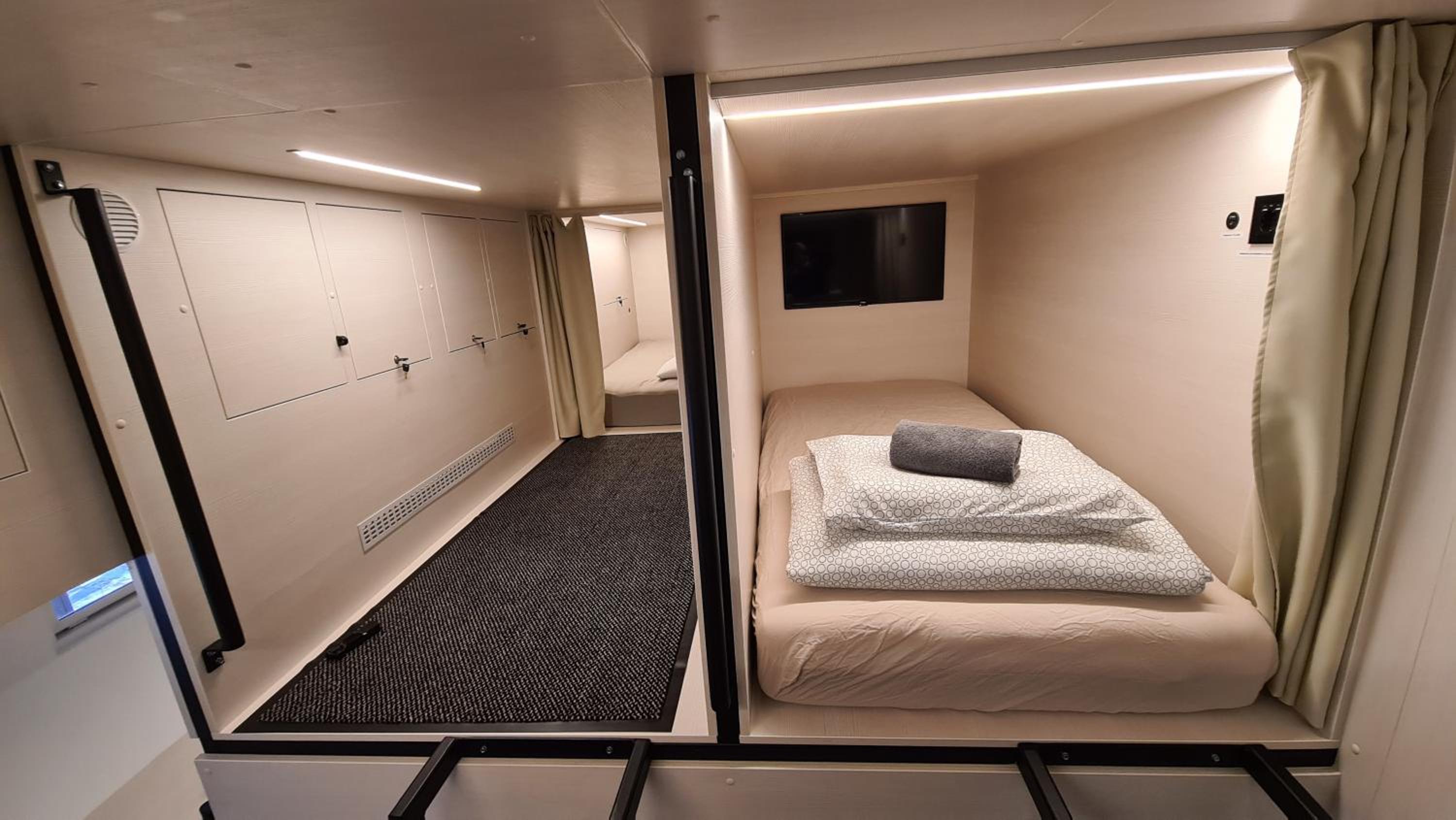 Cabin HOSTEL view 4