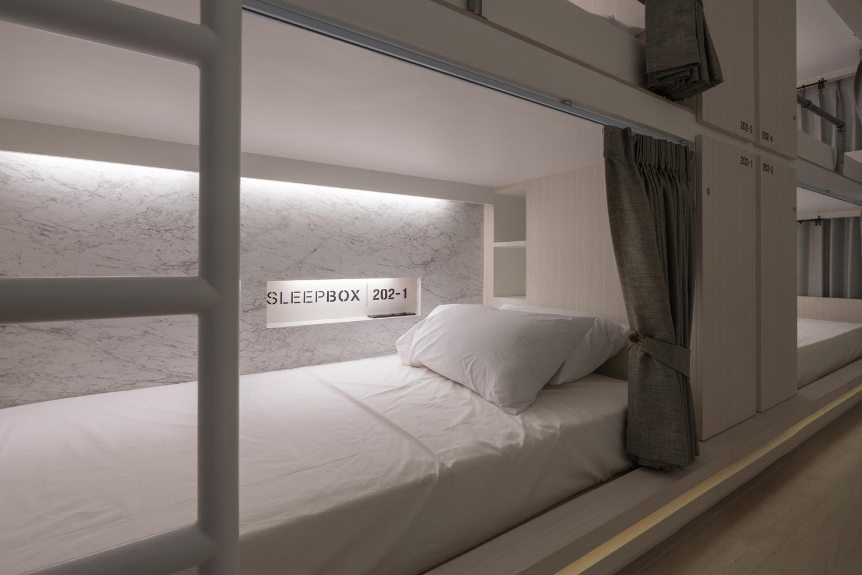 Sleep Box Hotel Sukhumvit 22