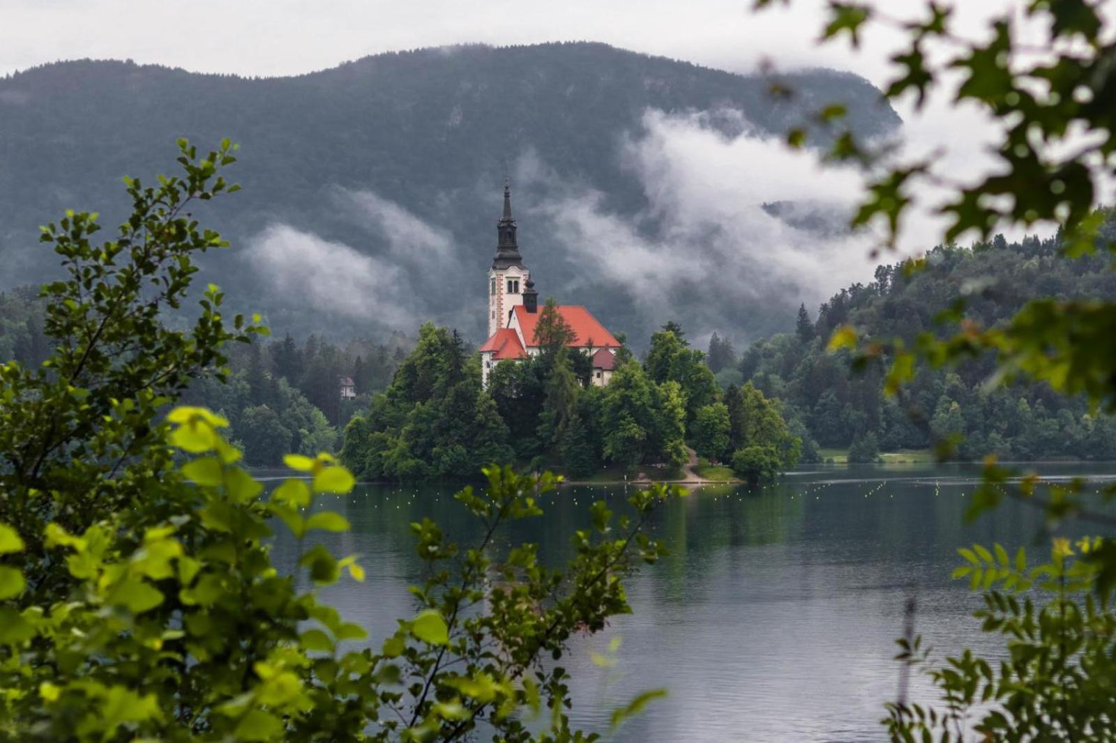 Apartment in the heart of Bled with views view 3
