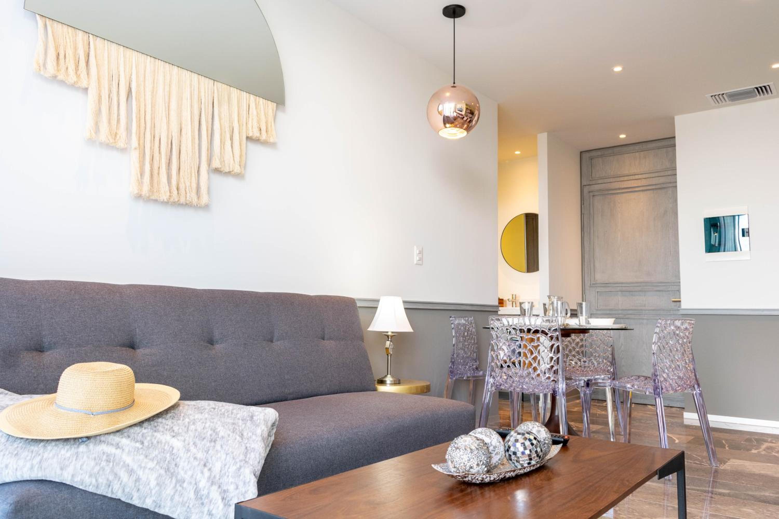 Singular by Stella Rentals