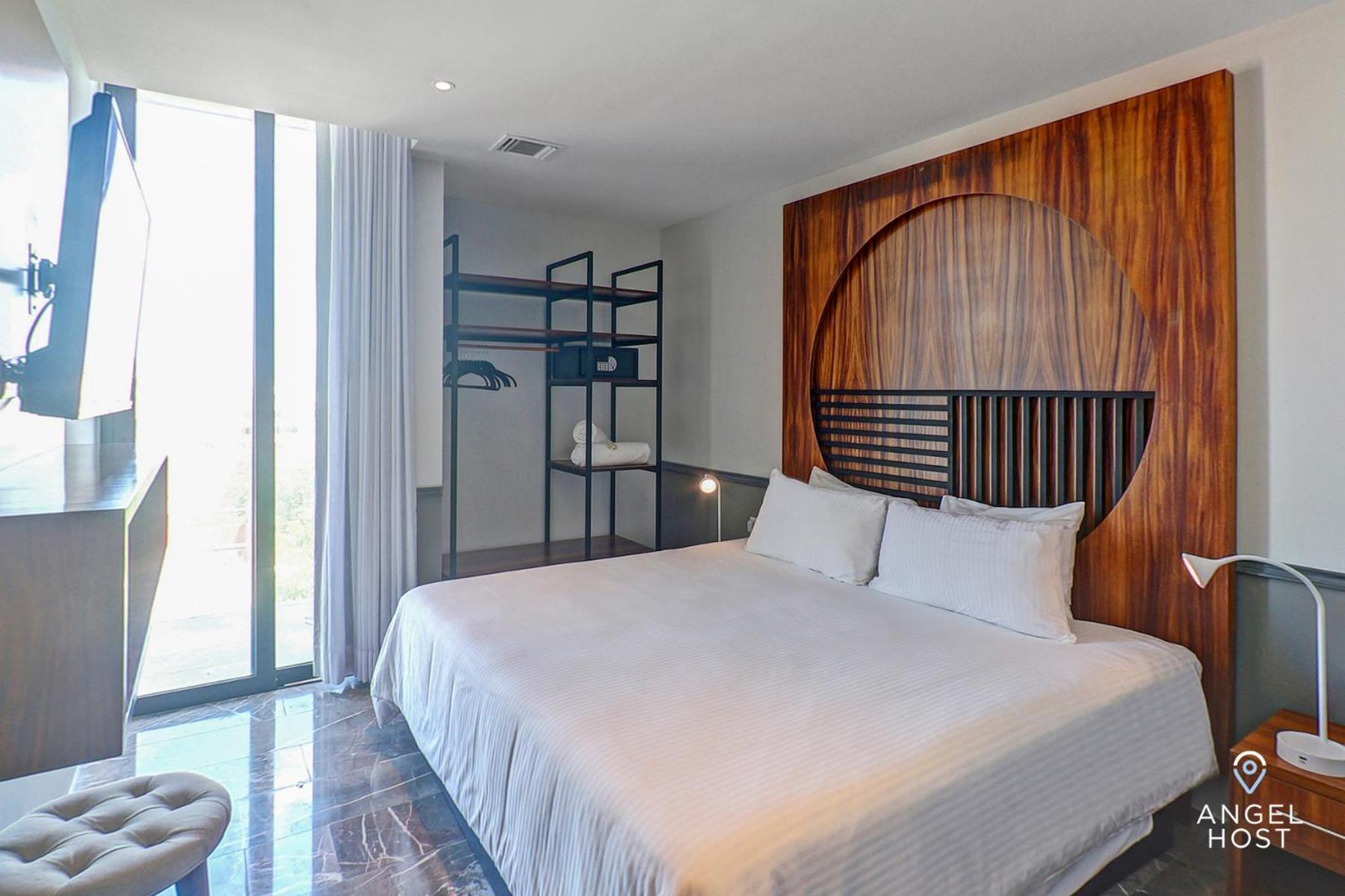 Singular by Stella Rentals