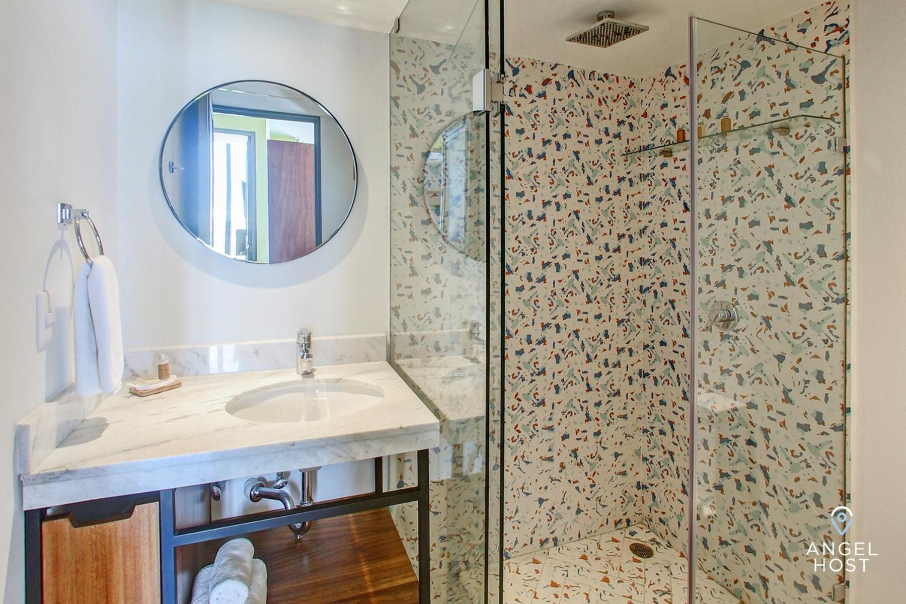 Singular by Stella Rentals