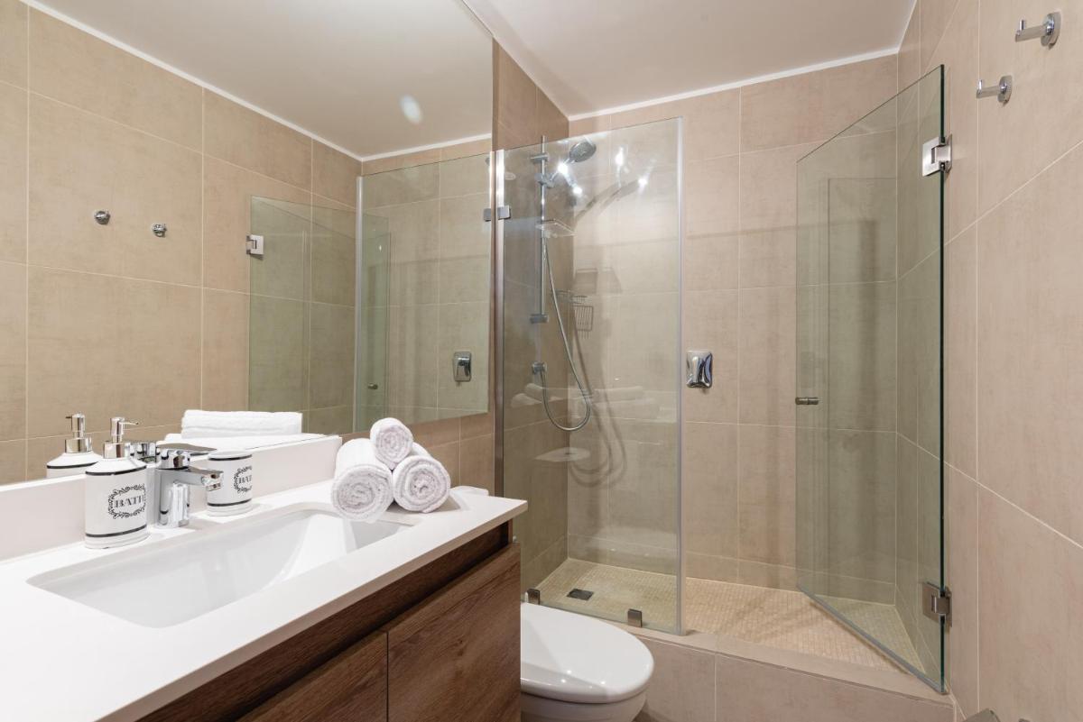 Uptown Luxe - Studio, Parking, Wifi, Pool & Metro