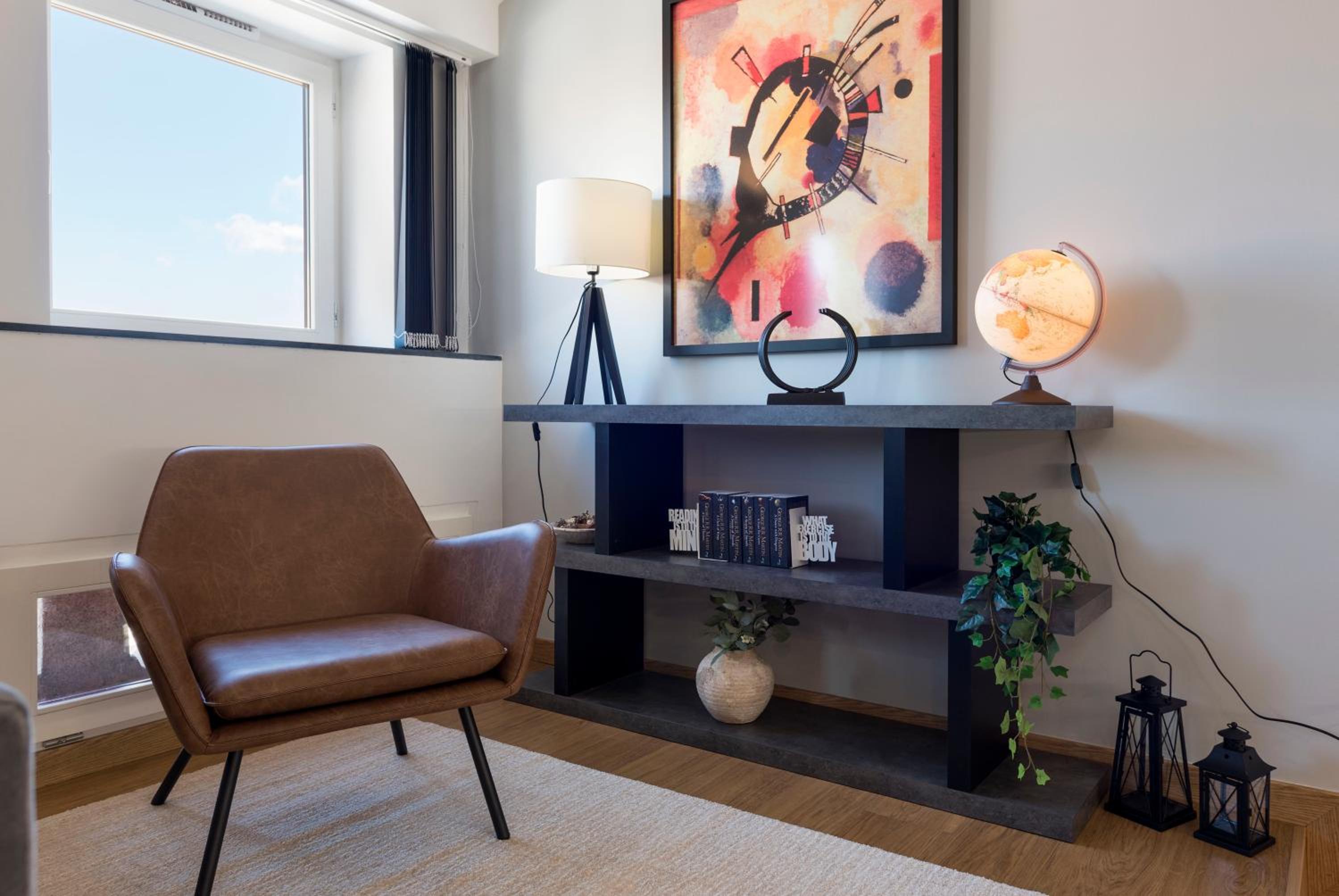 Modern Loft with AC in Downtown Porto by LovelyStay view 2