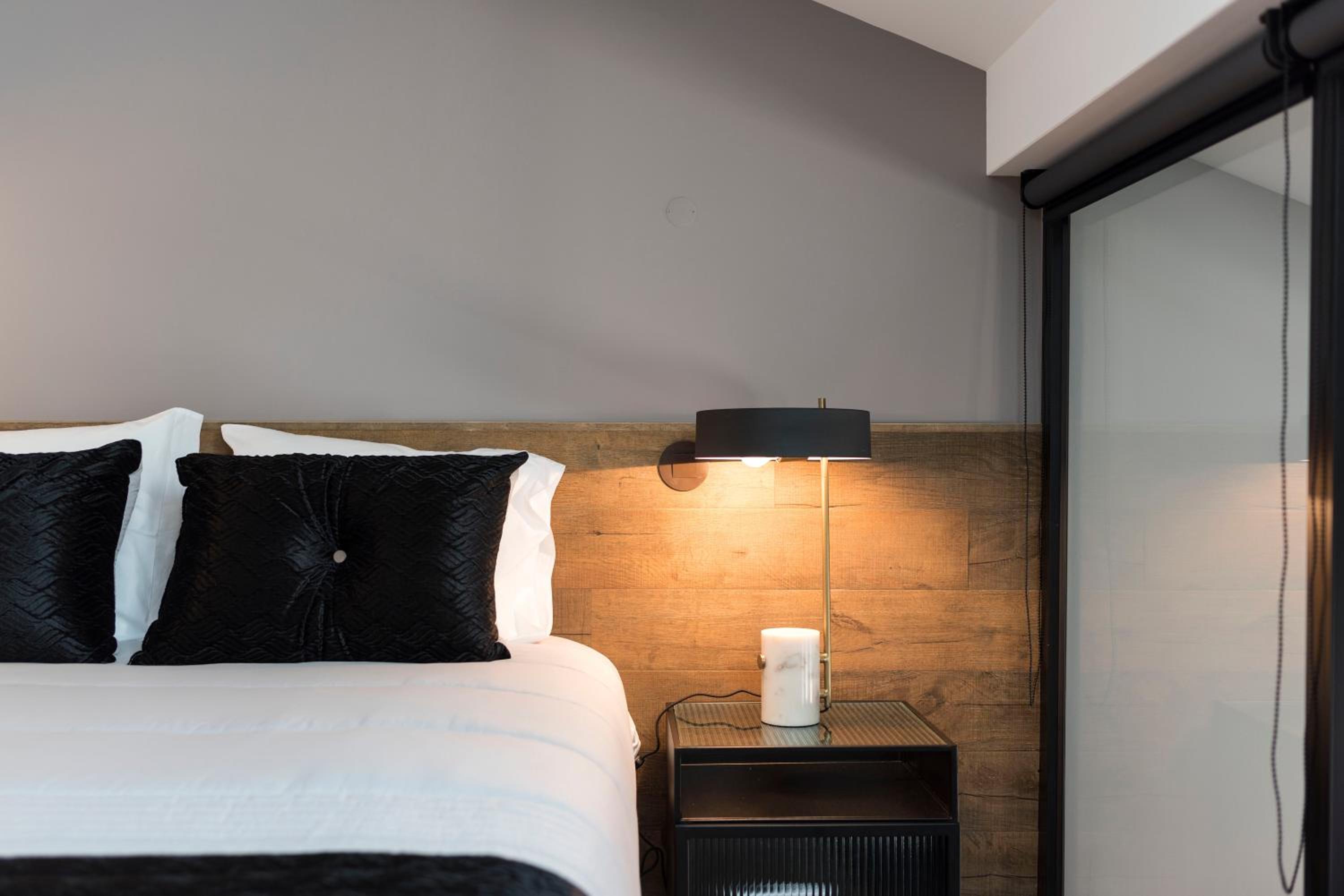 Modern Loft with AC in Downtown Porto by LovelyStay view 3