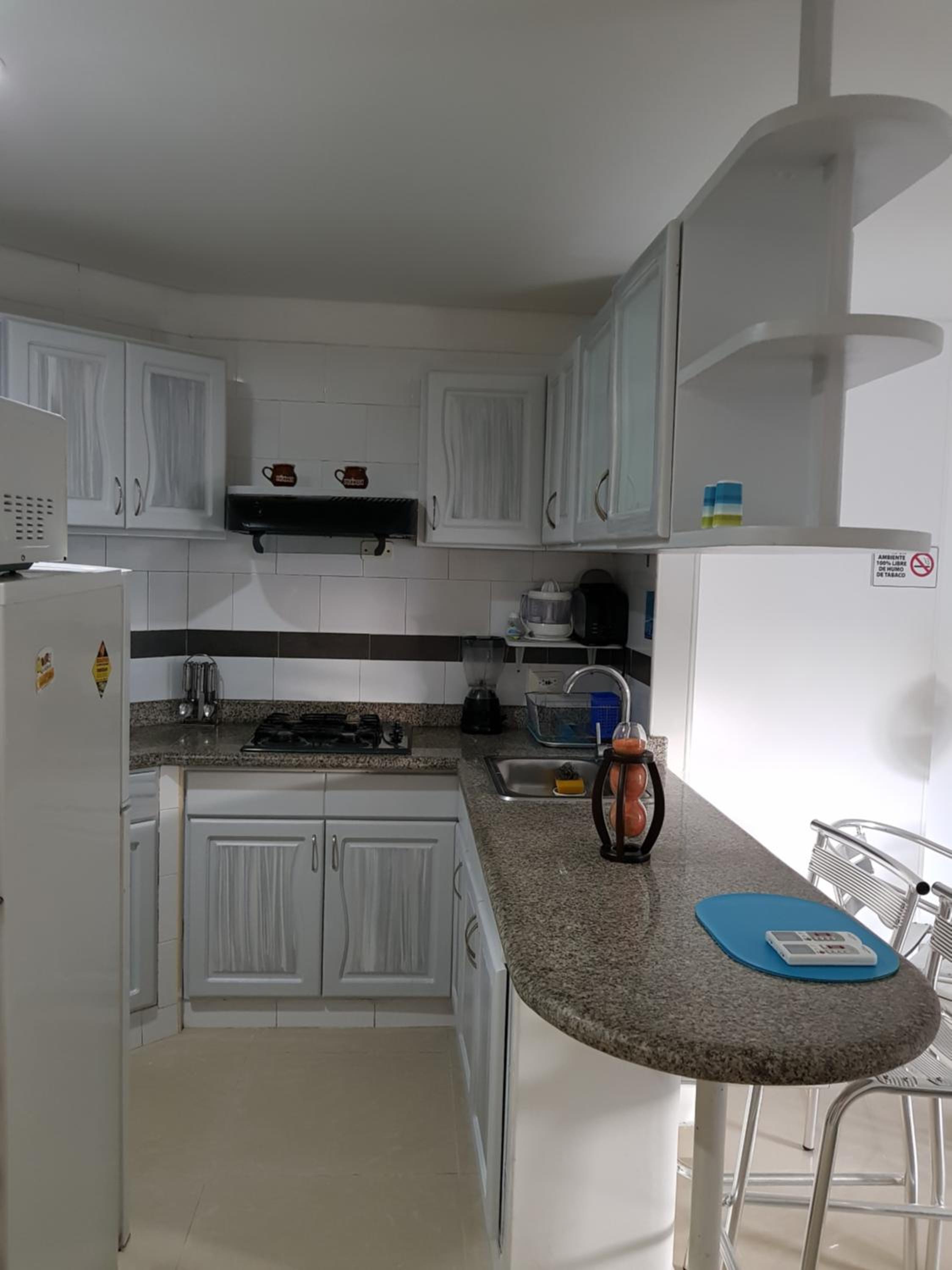 El Rodadero, Apartamento Familiar a 3 minutos de la playa, piscina , parqueadero