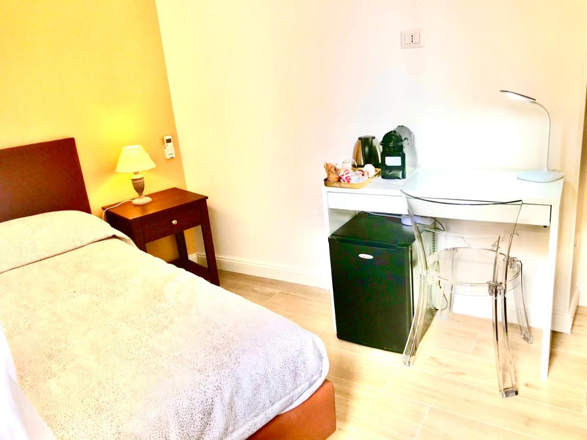 agorà singola con bagno privato adiacente