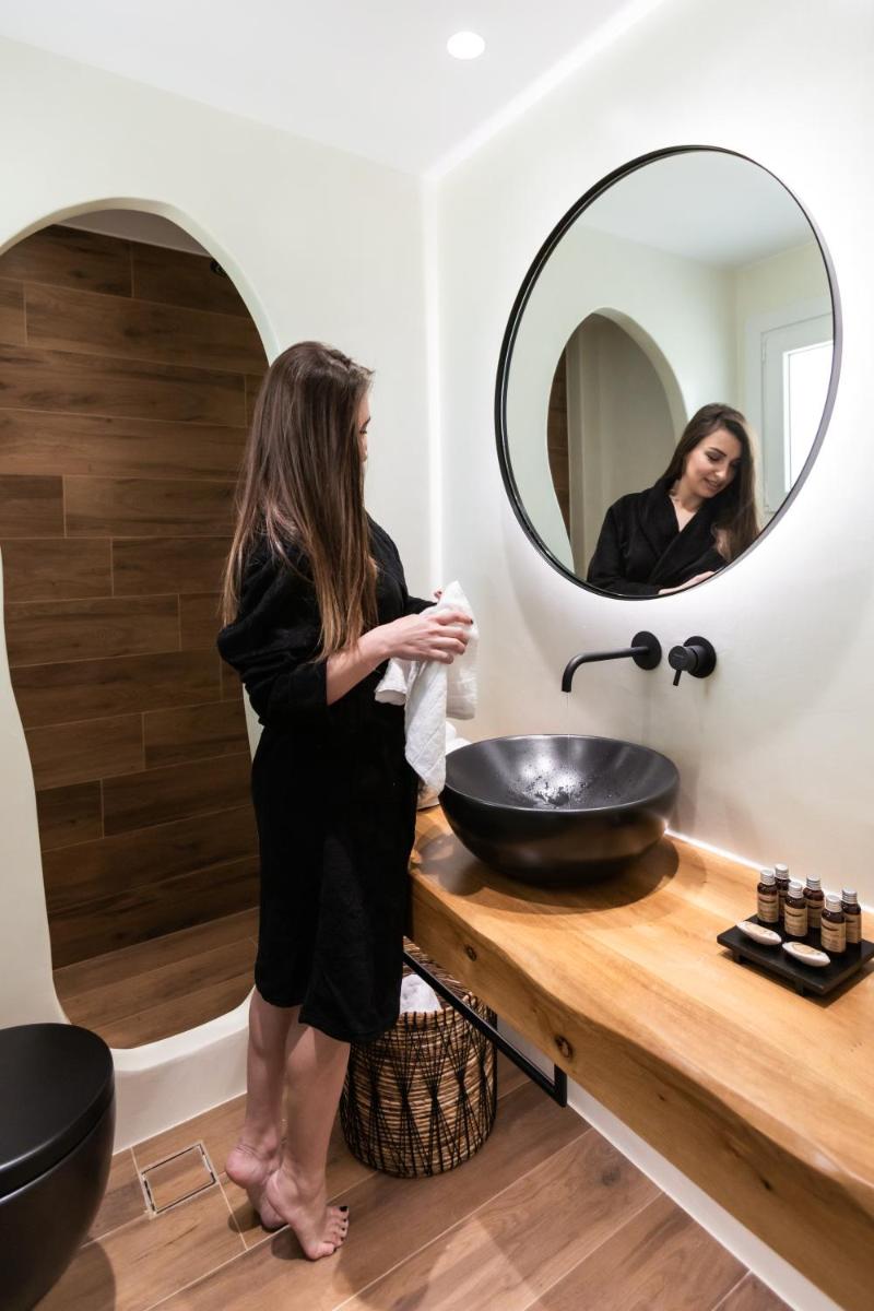 Rodillo Apartments en Plaka — bathroom