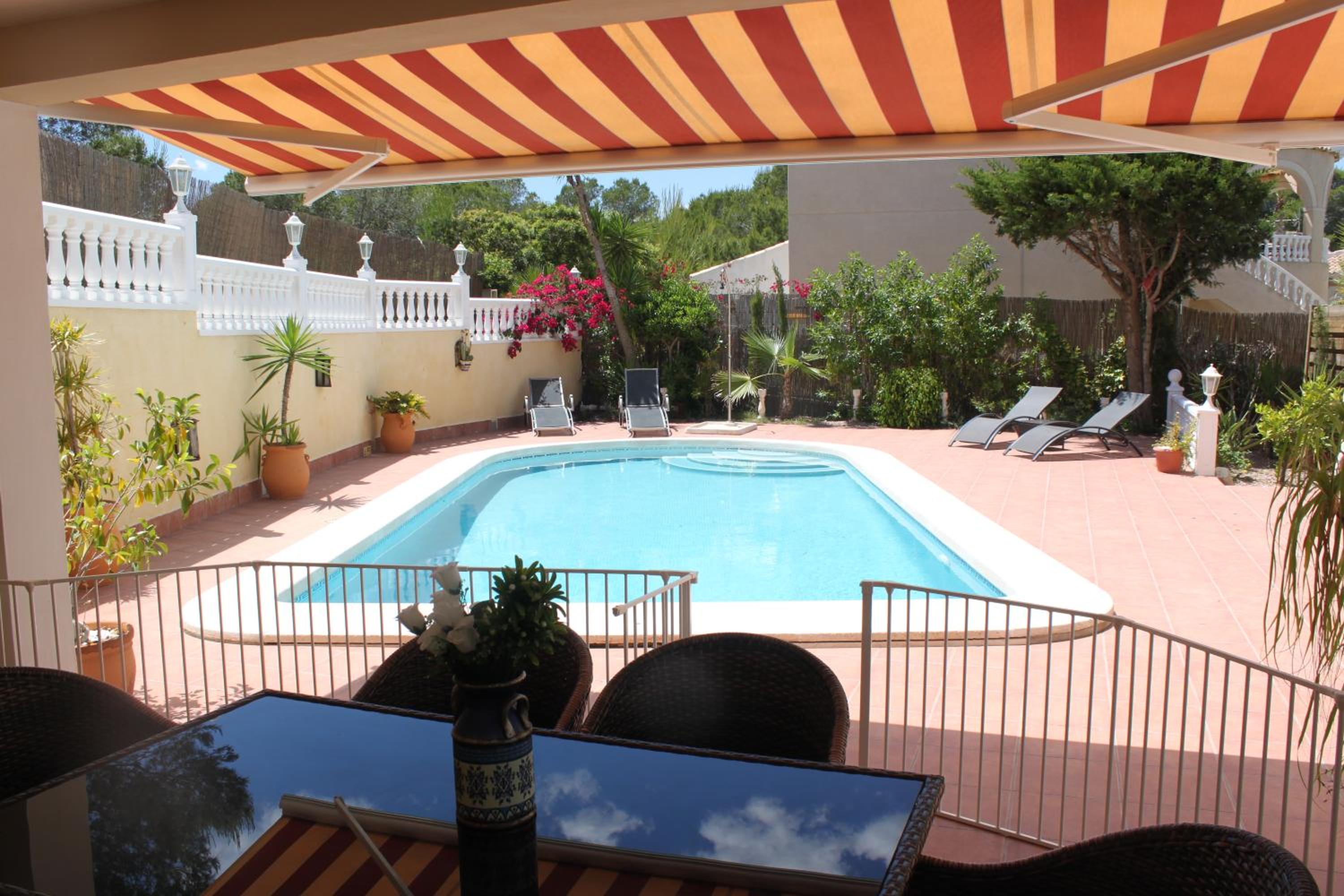 Villa Castillo Nuevo with optional Heated Private Pool en Cartagena — recepcion & lobby