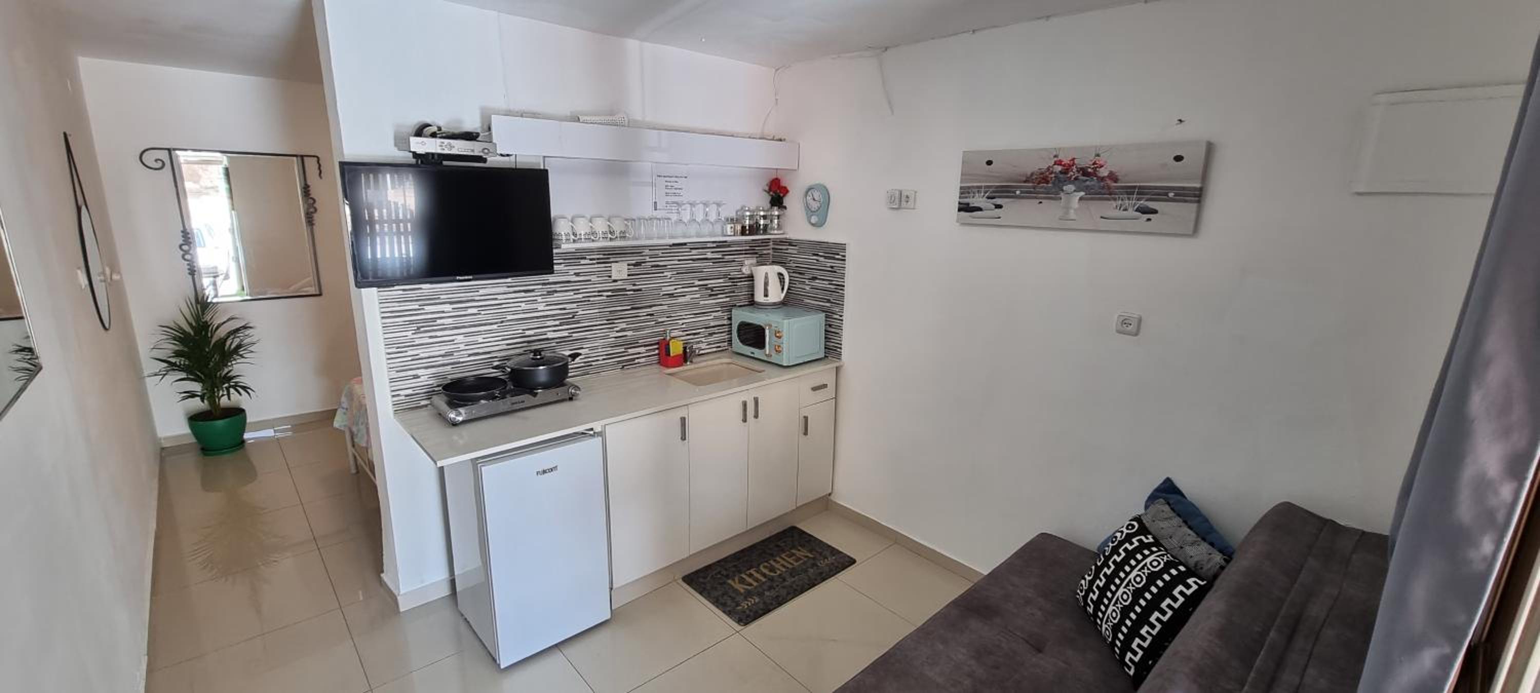 Asher's Apartments