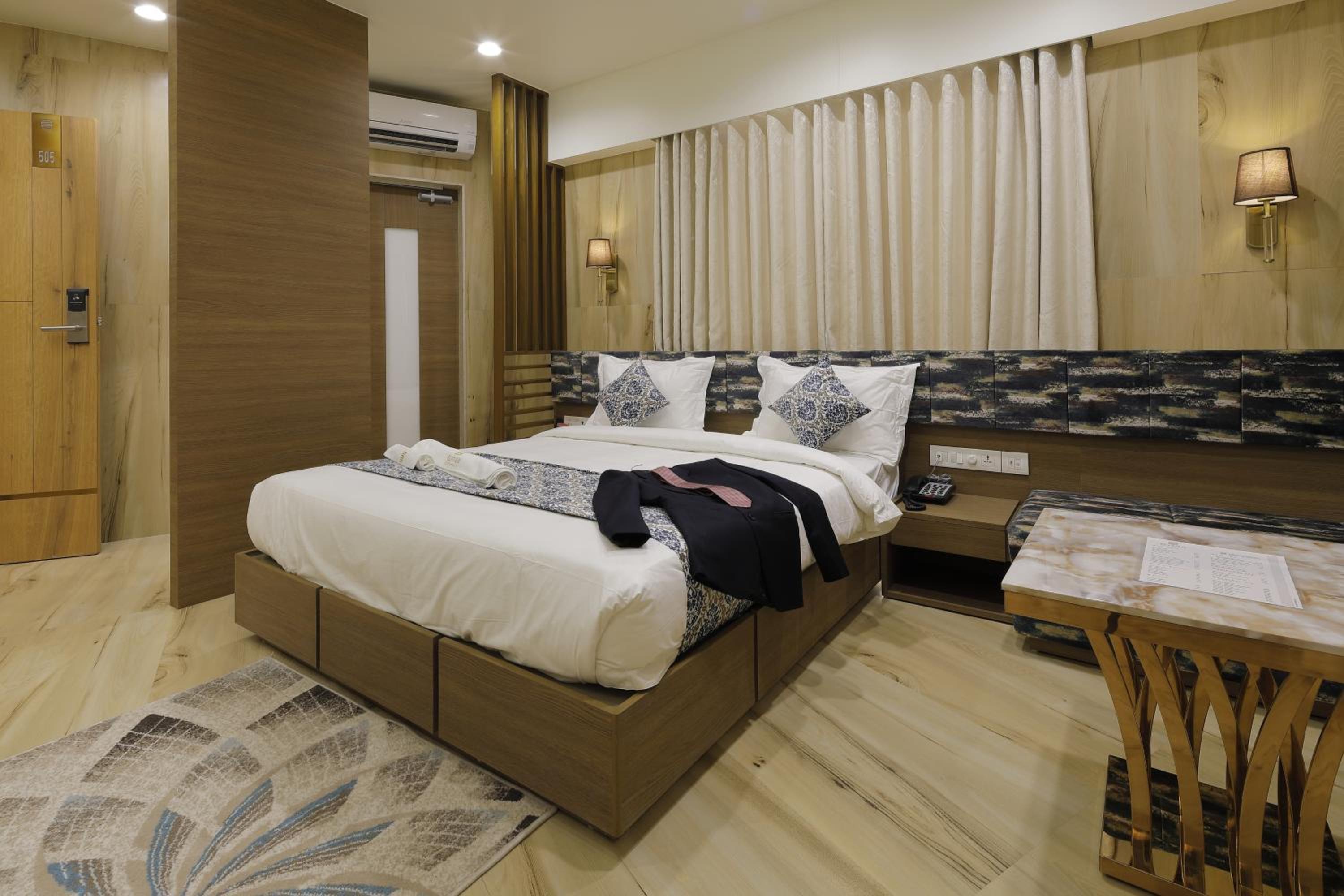 Hotel Elysian Residency