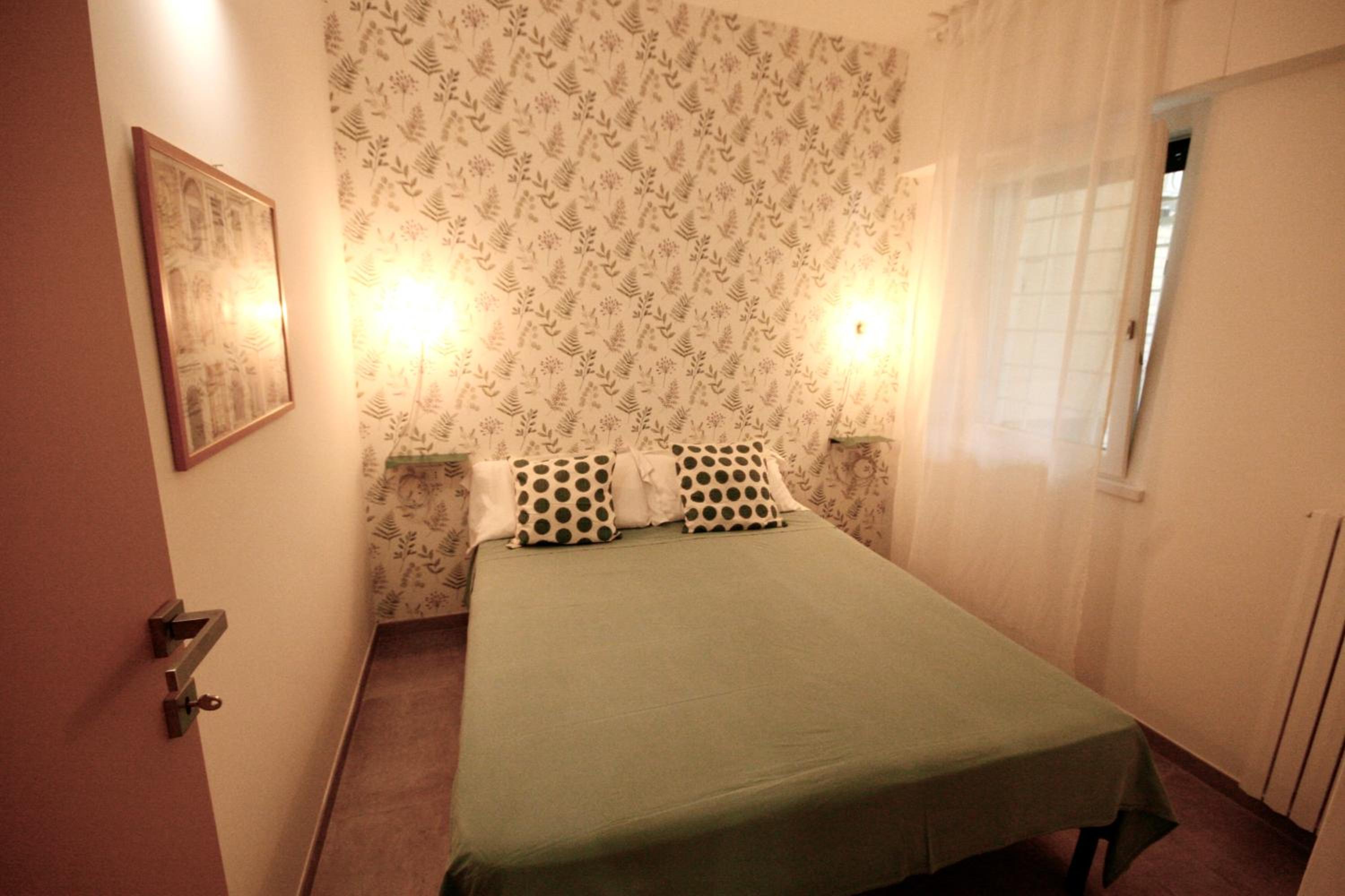 Delmirani's Book Apartments - Vatican View
