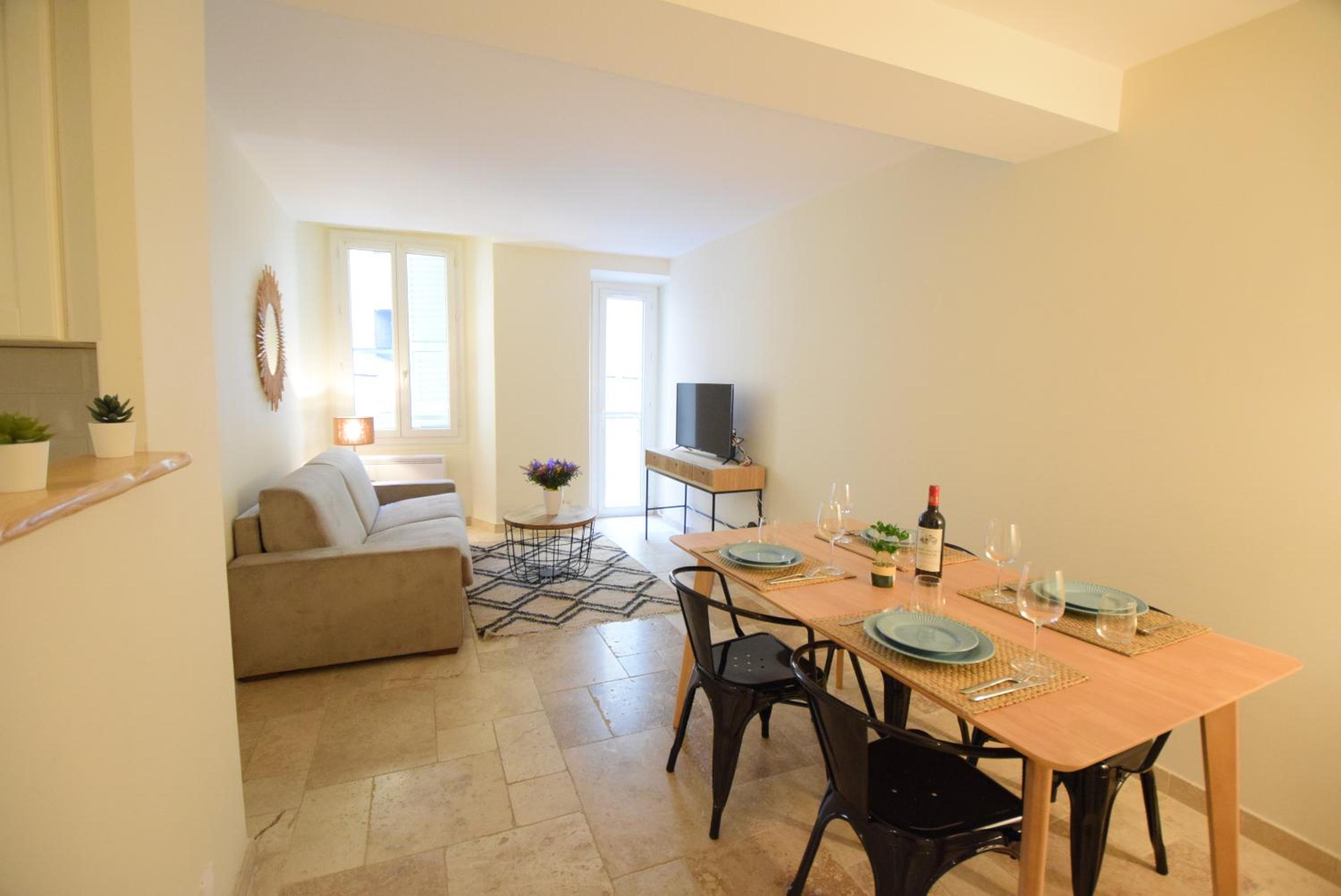 Nice Renting - PAIROLIERE - SPACIOUS FLAT - OLD NICE - MASSENA - TERRACE photo 2