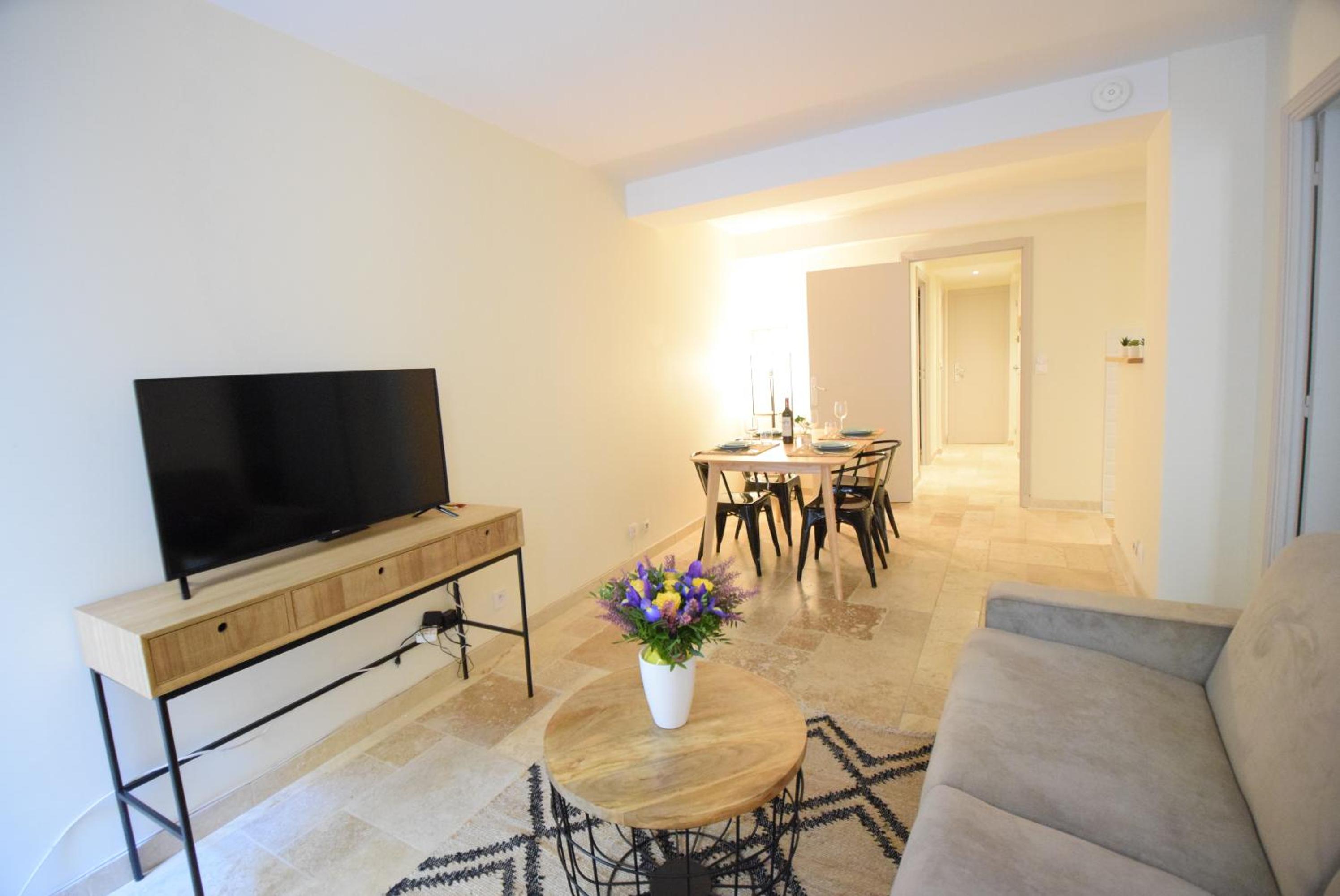 Nice Renting - PAIROLIERE - SPACIOUS FLAT - OLD NICE - MASSENA - TERRACE photo 5