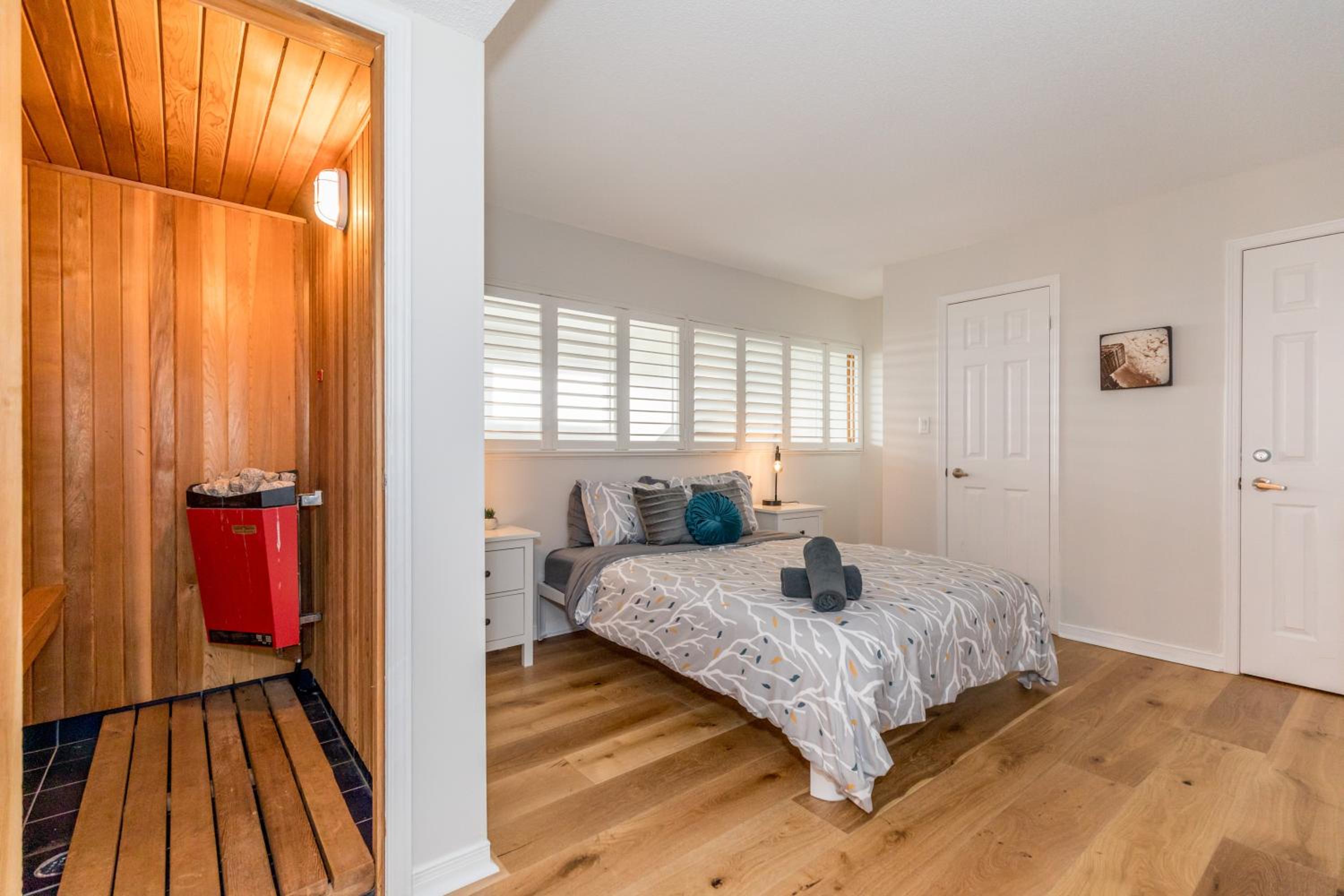 Stunning Townhouse - 3 BDRM Blue Mountain Village Sauna!
