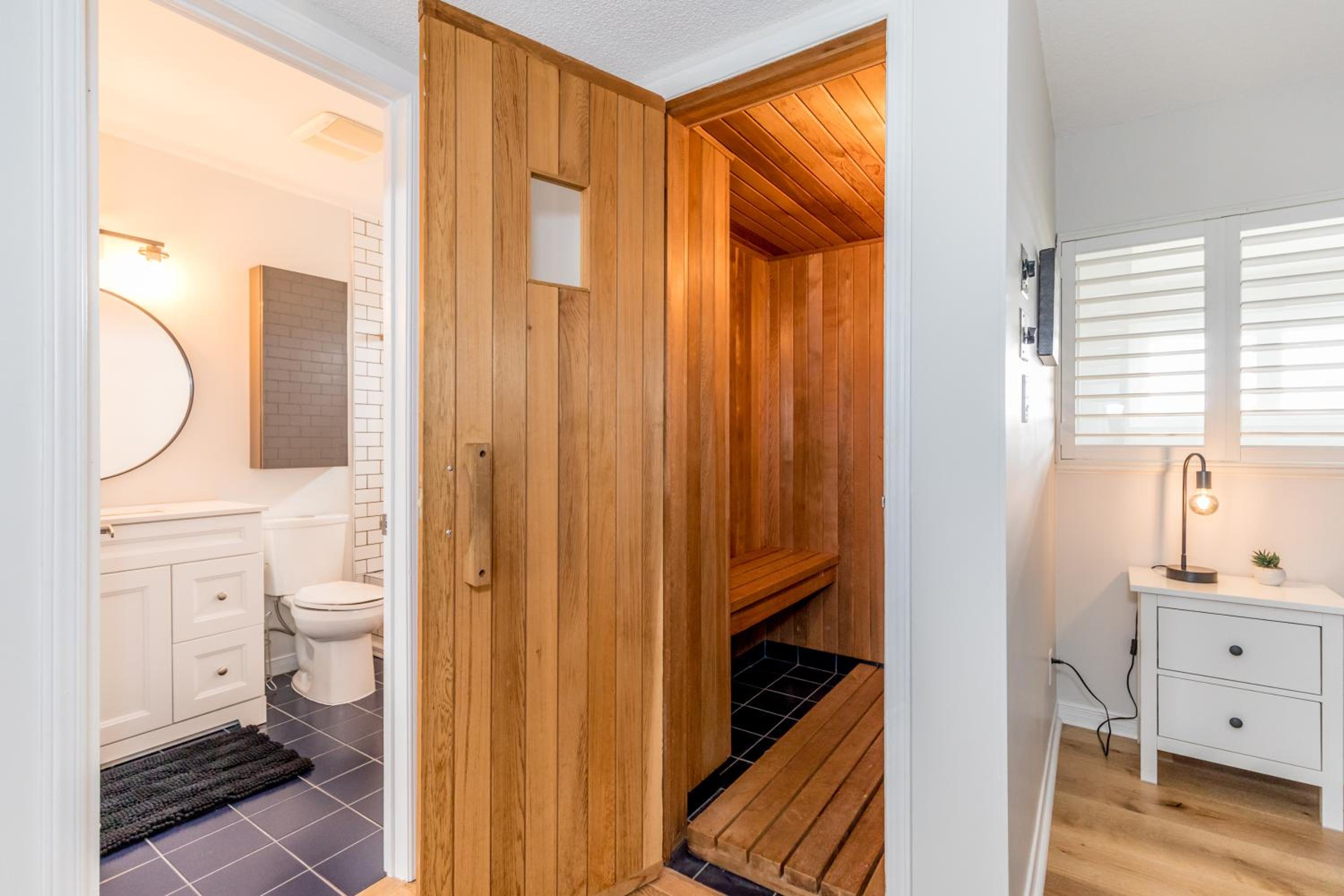 Stunning Townhouse - 3 BDRM Blue Mountain Village Sauna!