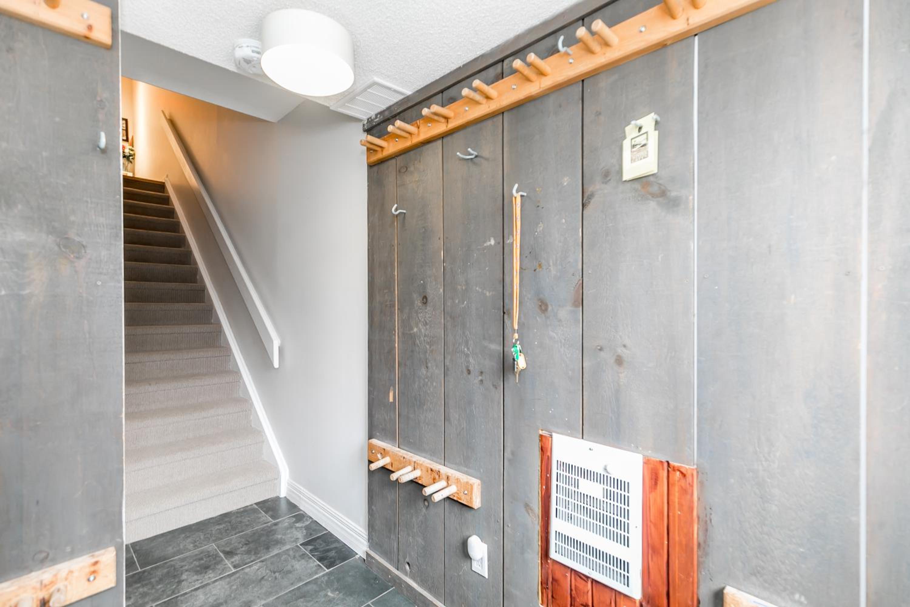 Stunning Townhouse - 3 BDRM Blue Mountain Village Sauna!