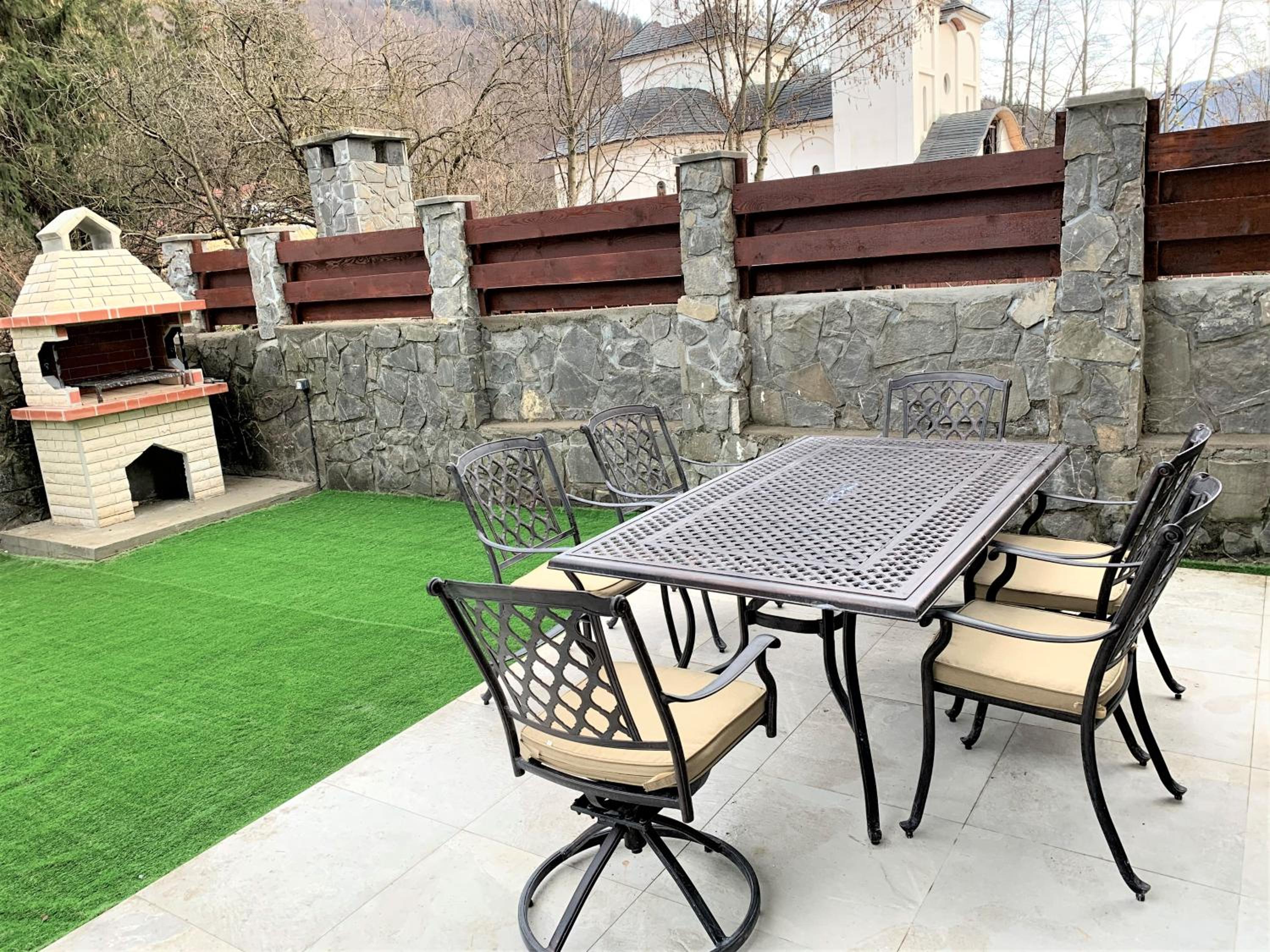 Holiday Home in Sinaia view 3