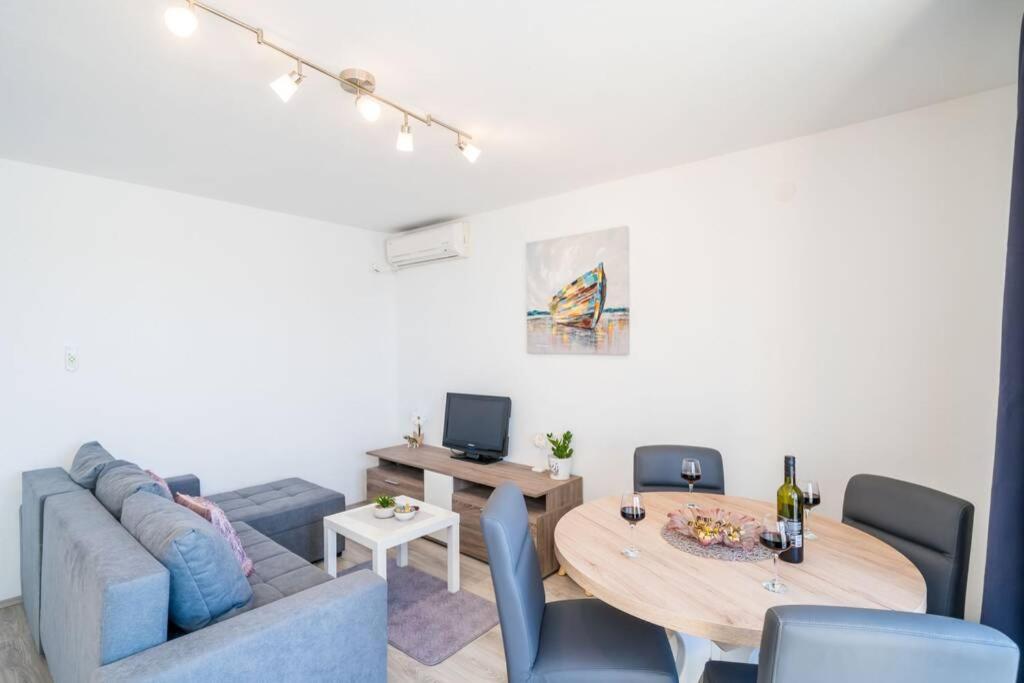Apartment Katarina sea view