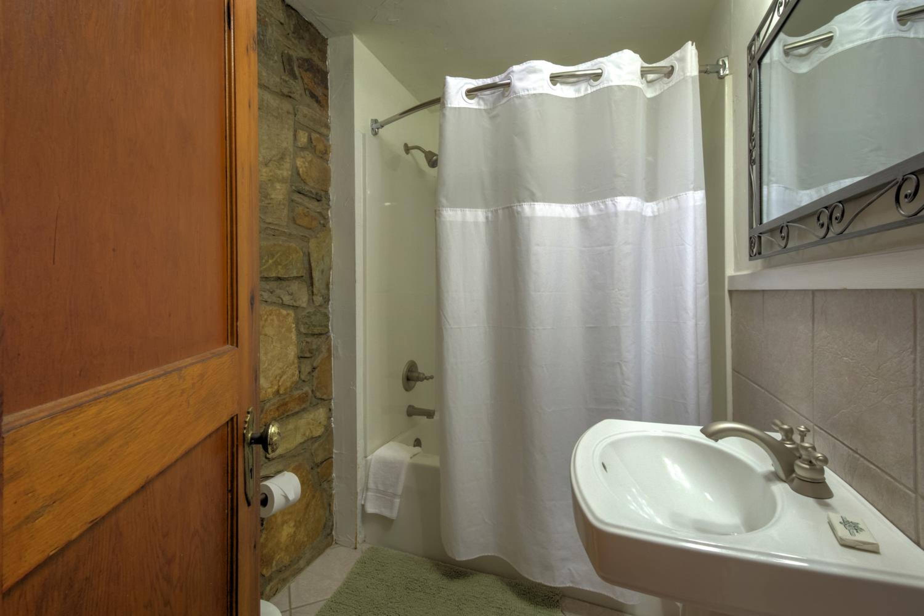 Linville Falls Lodge & Cottages view 4