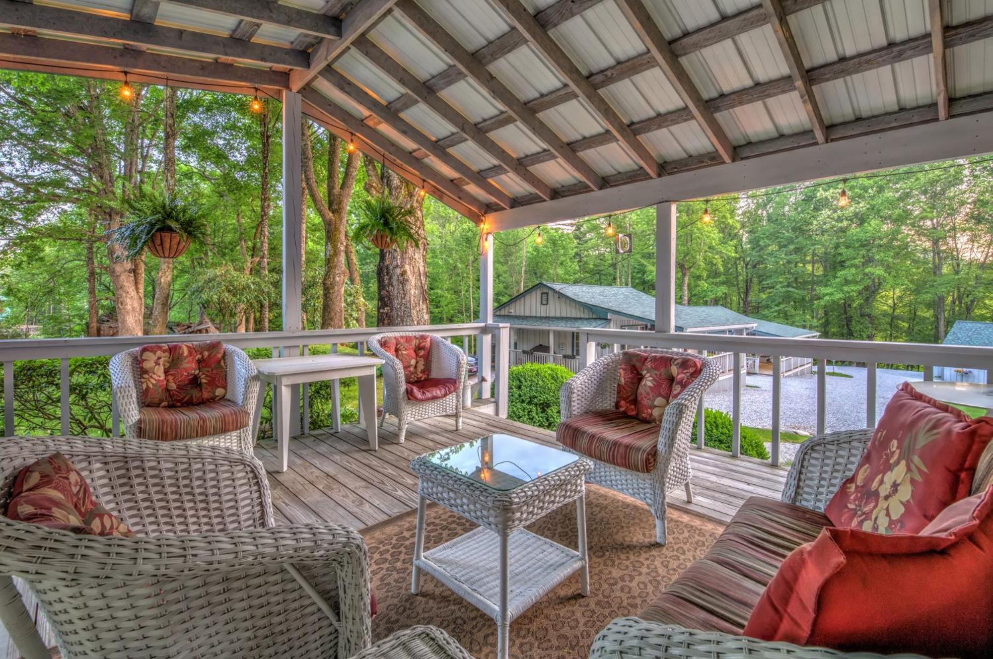 Linville Falls Lodge & Cottages view 5