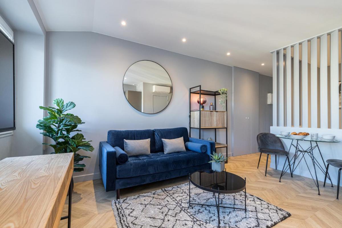 SMARTBNB - Dernier etage Ascenseur - 1 min Plage et Zone Pietonne view 4