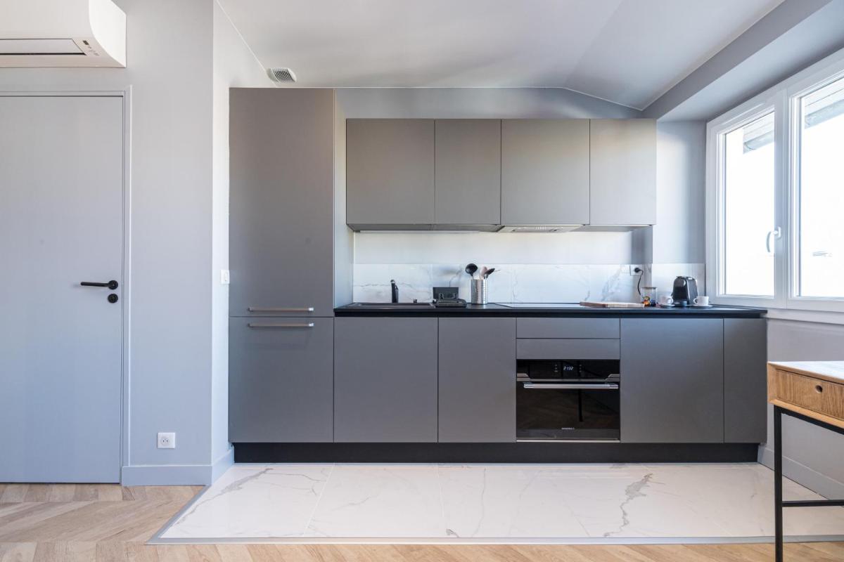 SMARTBNB - Dernier etage Ascenseur - 1 min Plage et Zone Pietonne view 5