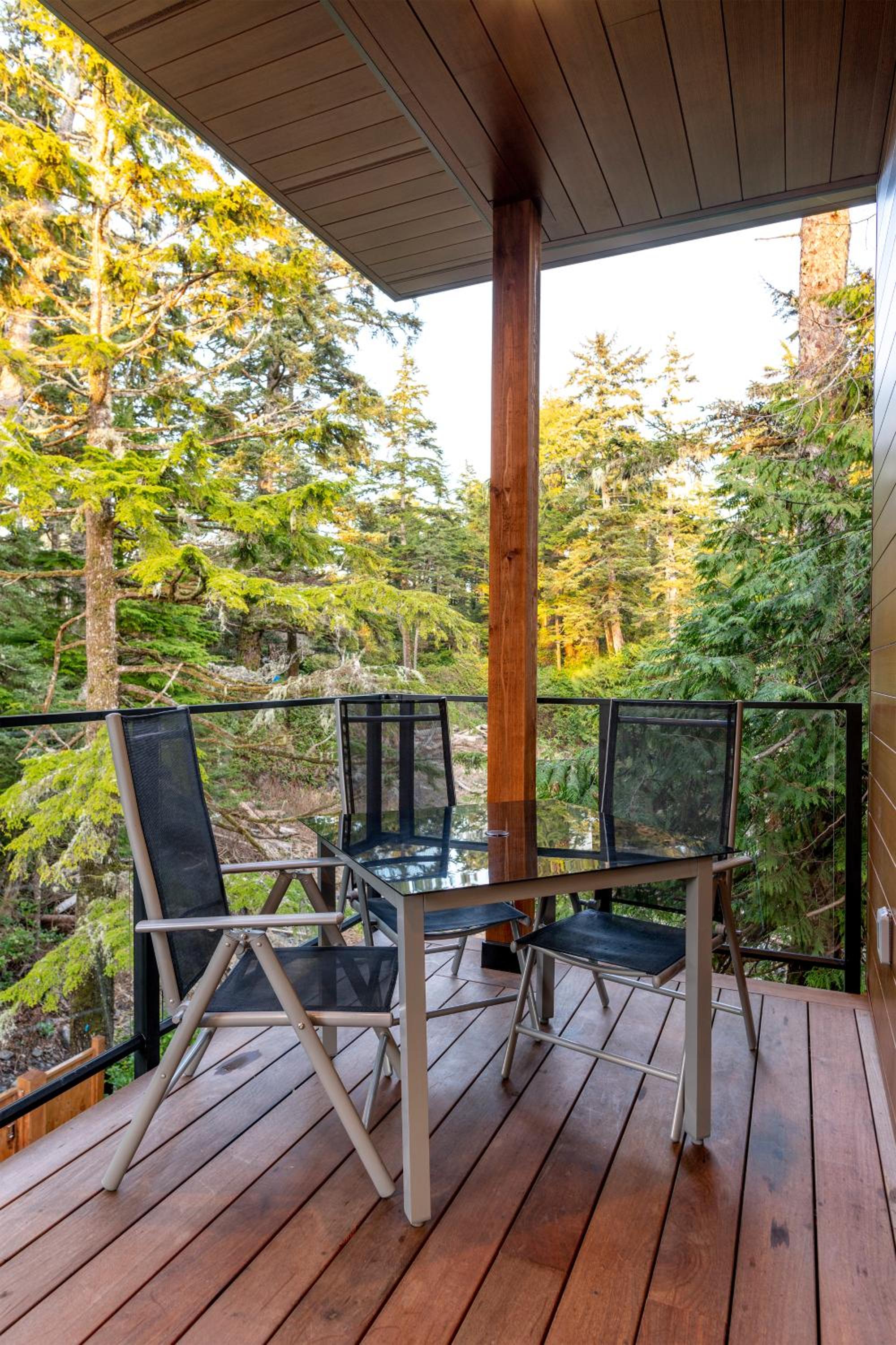 Storm Cove Suites