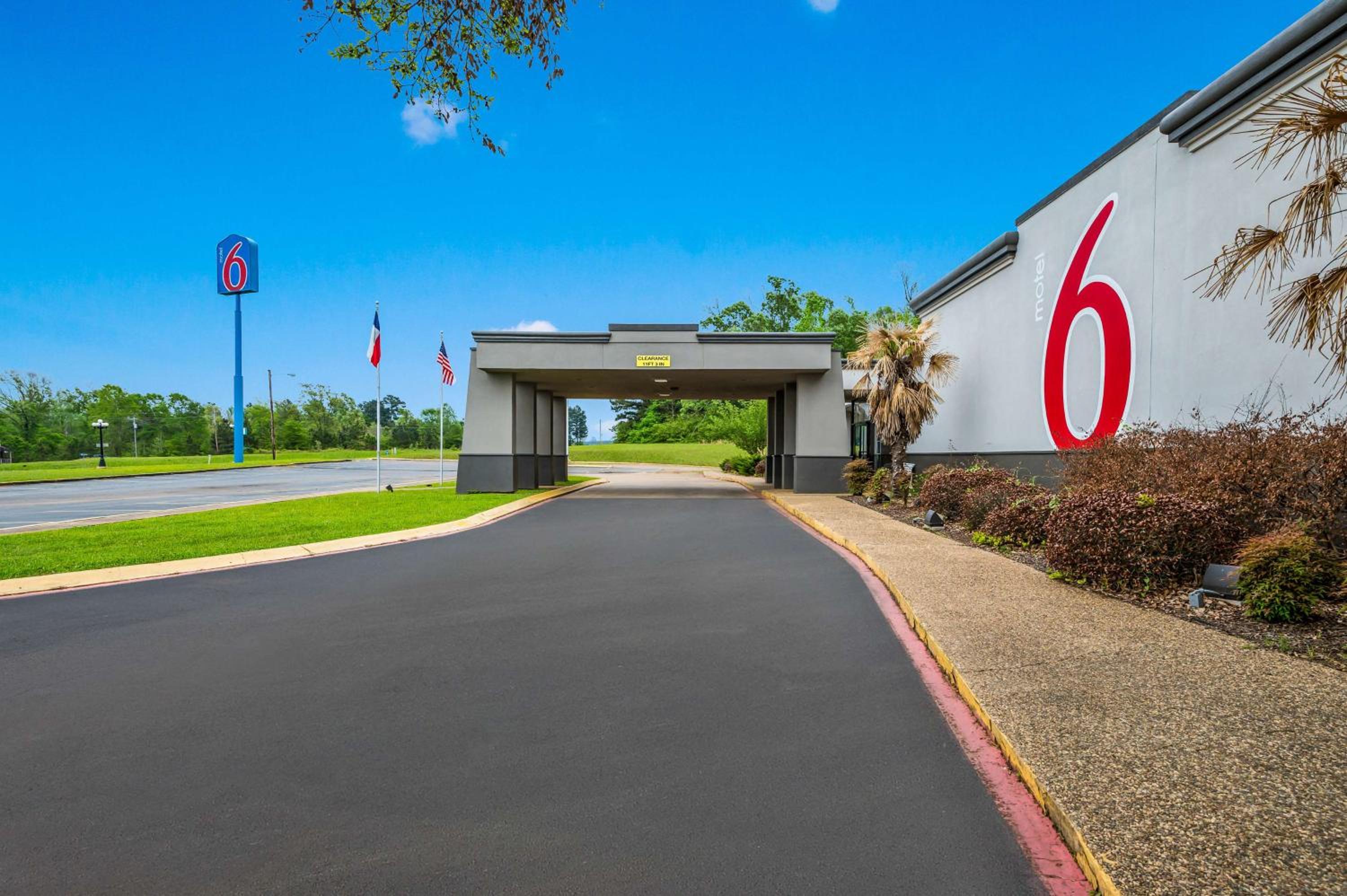Motel 6-Henderson, TX - Image 3