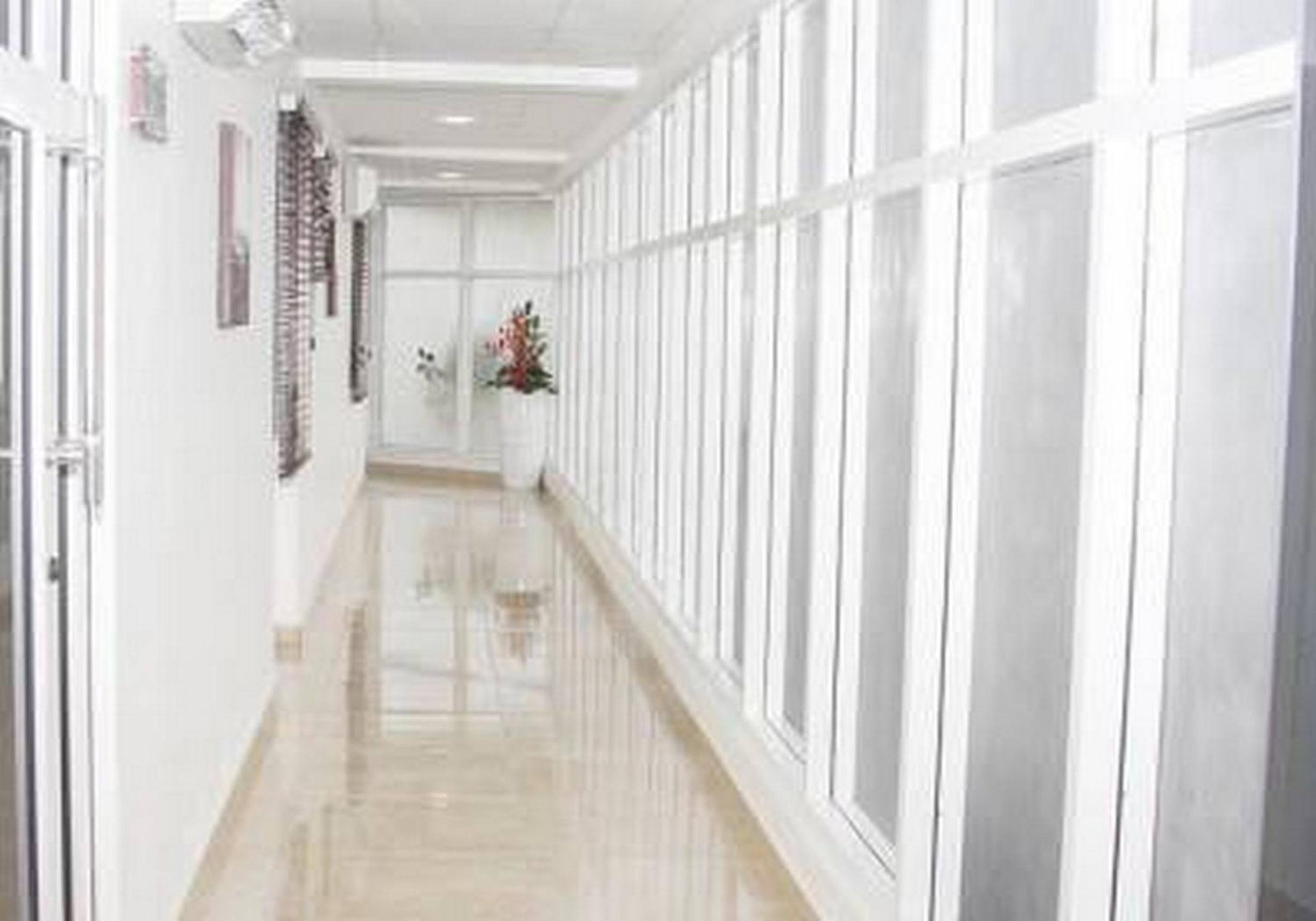 Polo Court - Guest Room view 2