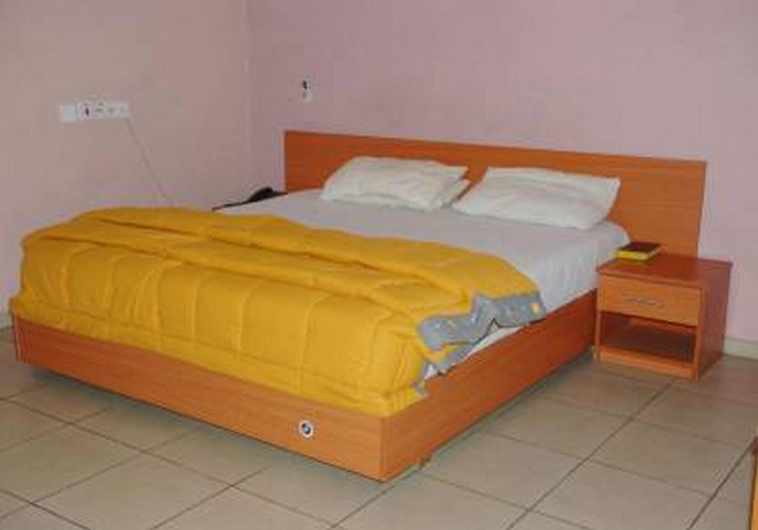 Londa Hotel and Suites-Guest Room view 4