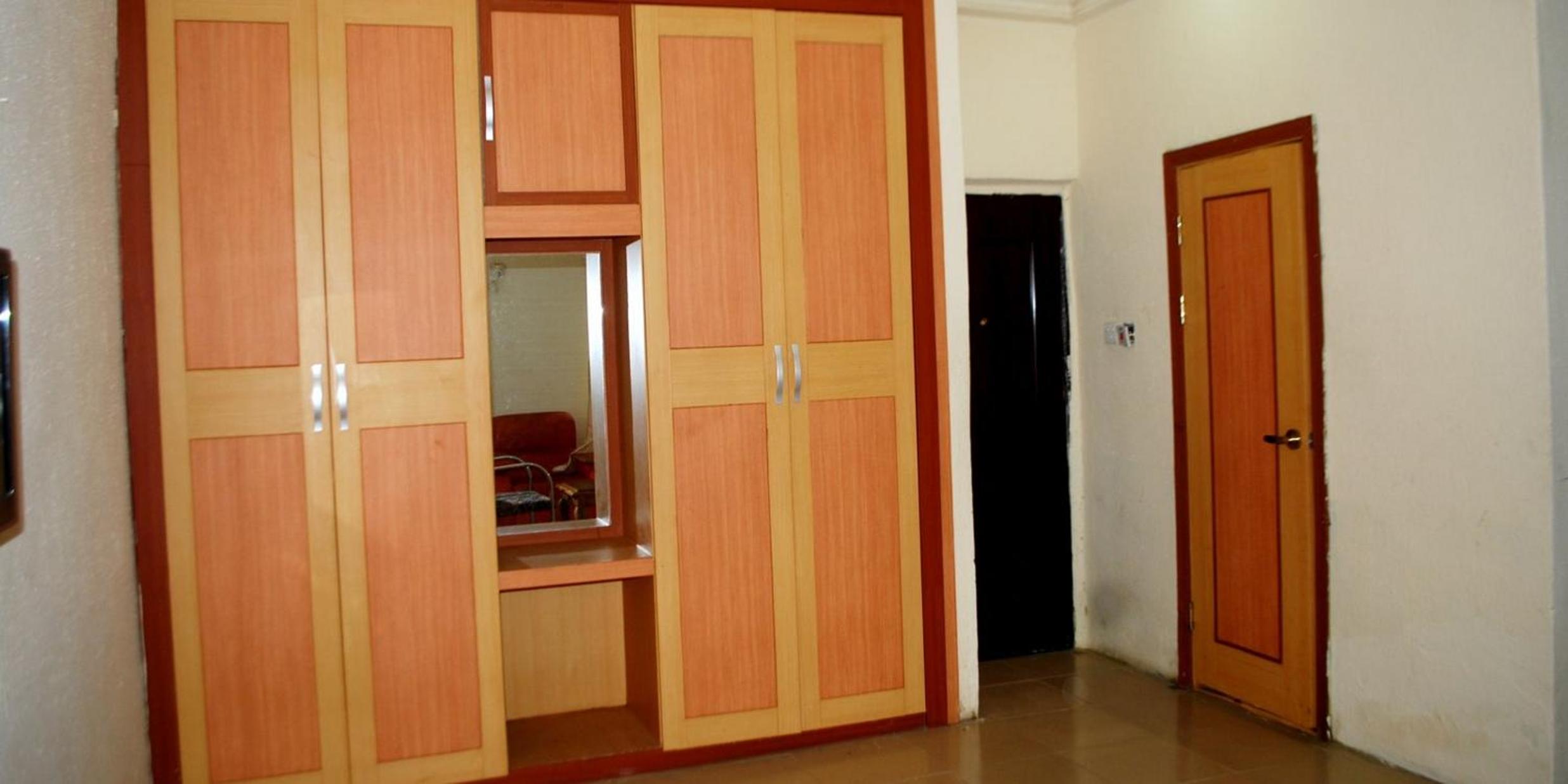 Tiffany Hotels And Towers - Guest Room