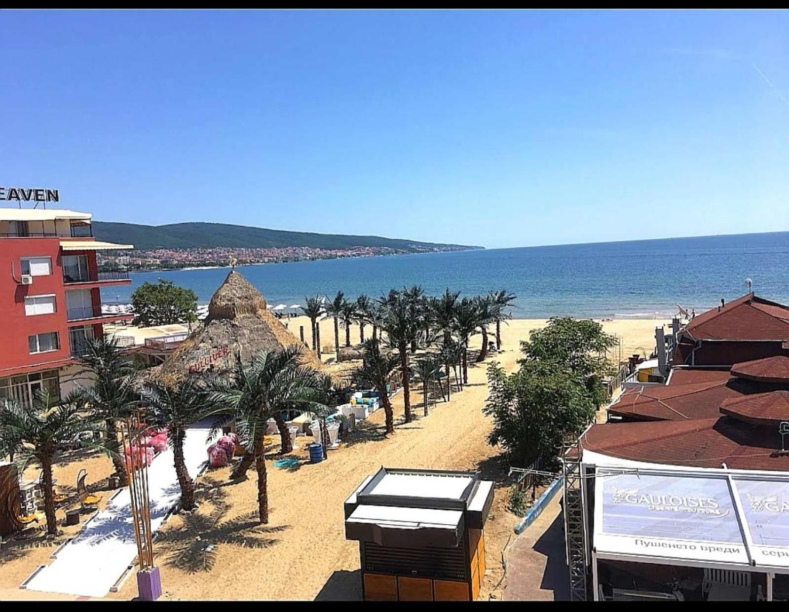 Hotel Largo Beach - Image 1