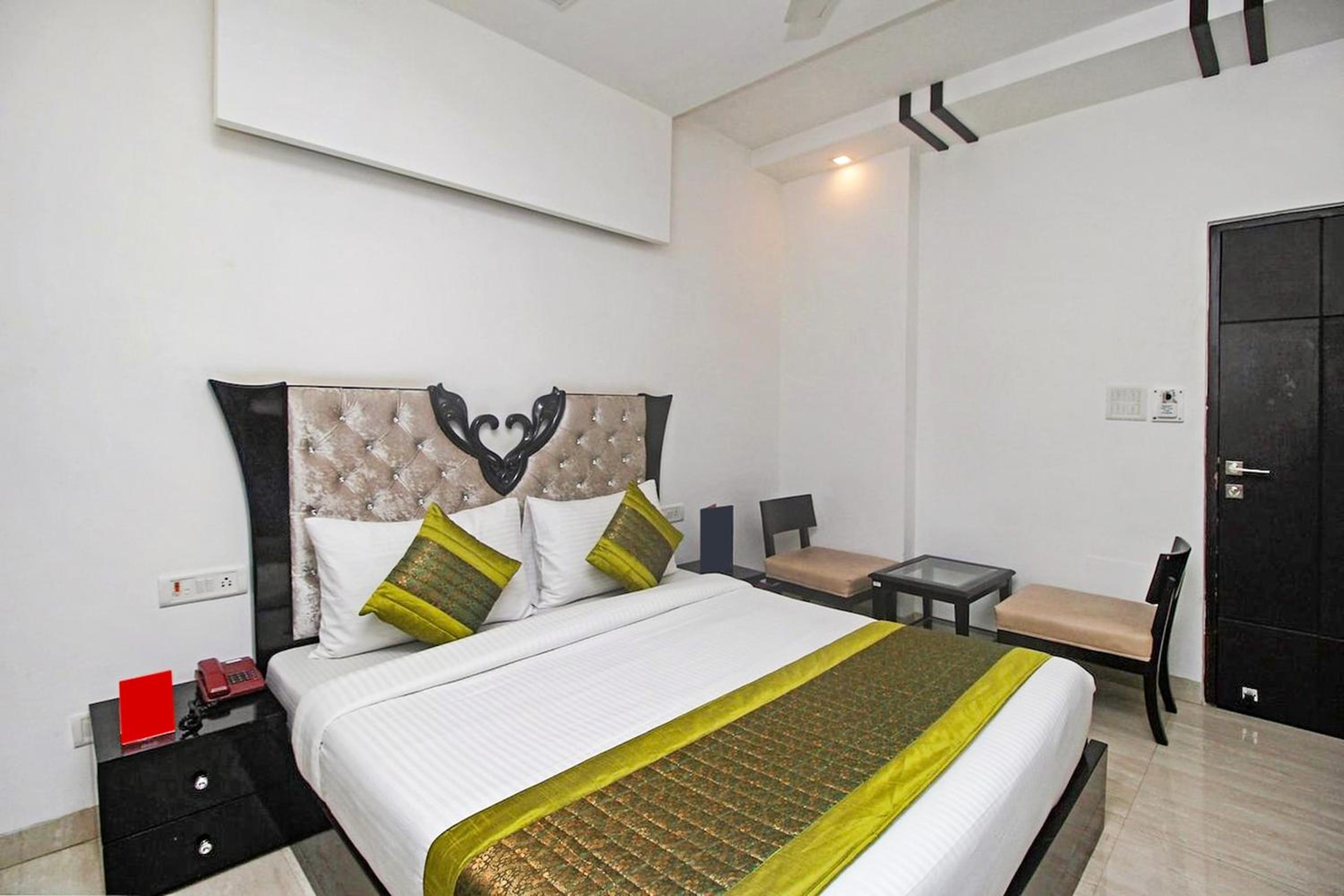 FabHotel Arihant Inn view 4