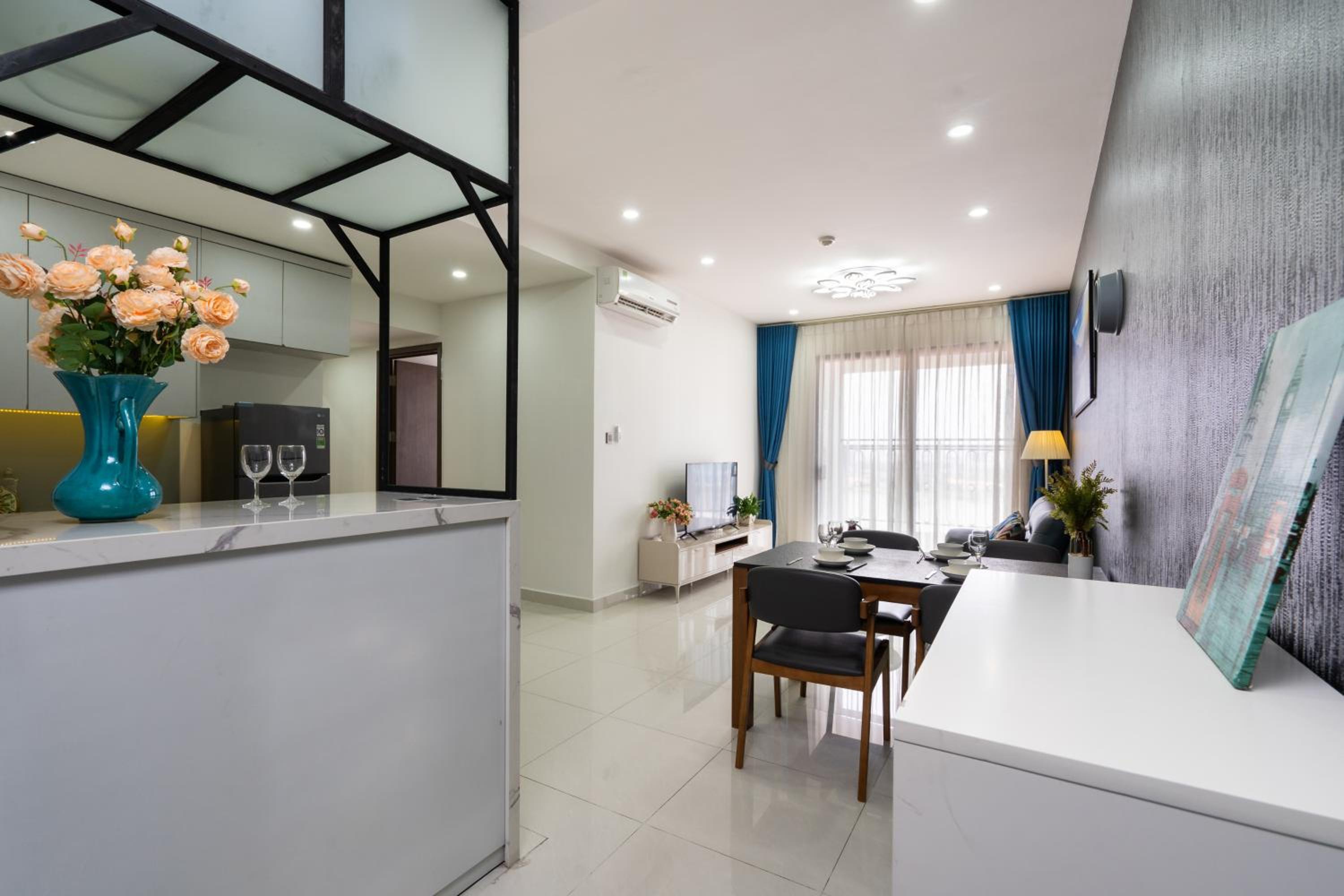 Saigon Royal Apartment 2 bedroom in center
