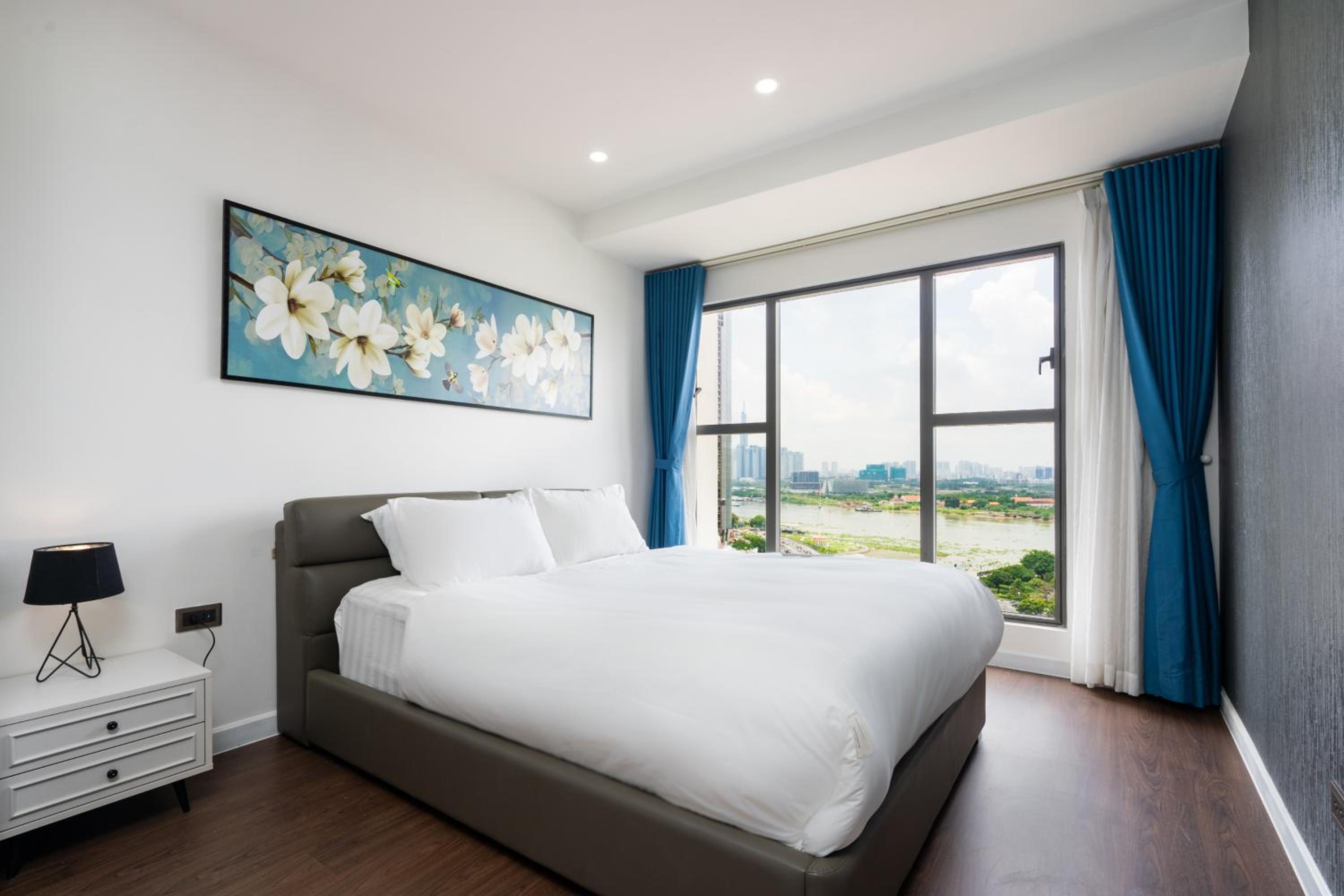 Saigon Royal Apartment 2 bedroom in center