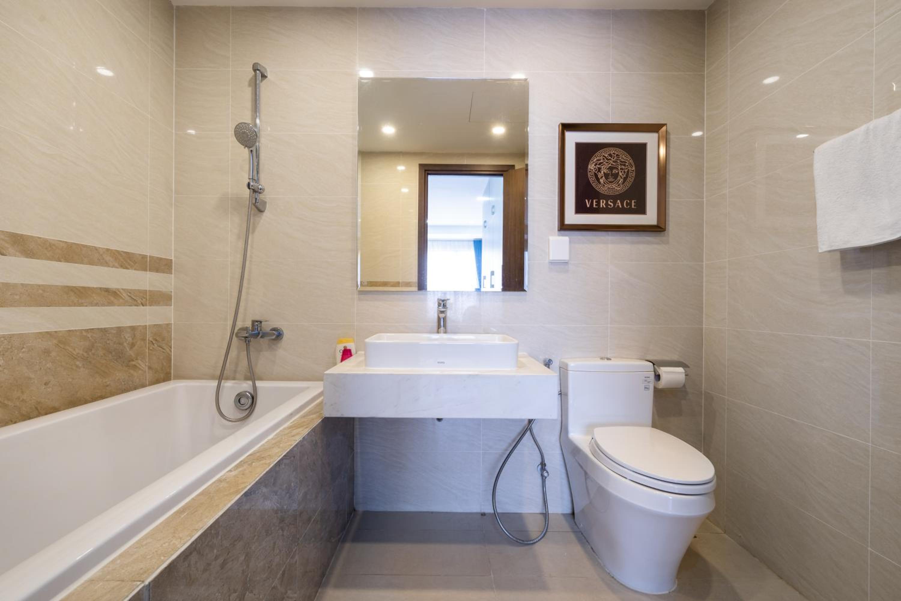 Saigon Royal Apartment 2 bedroom in center