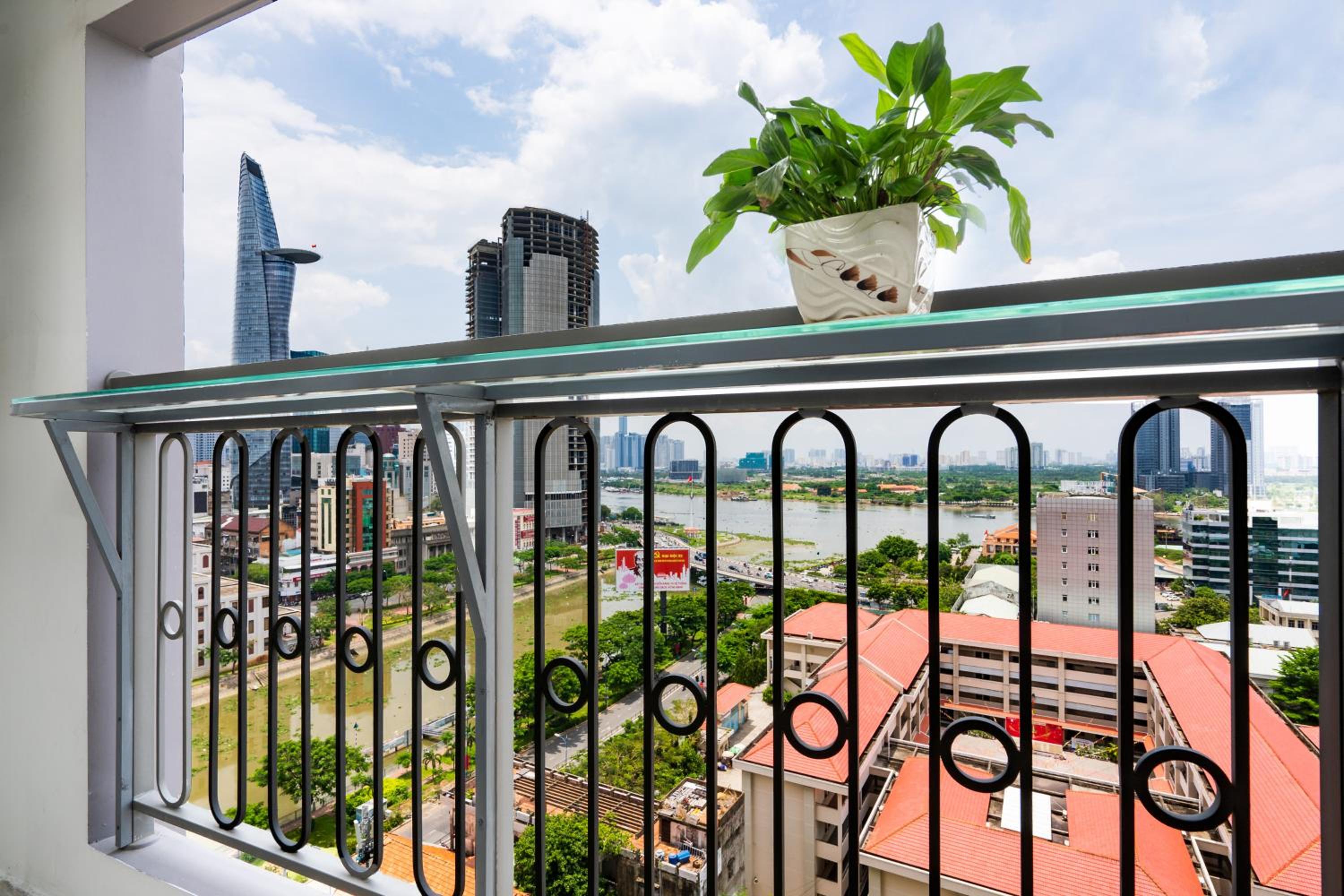 Saigon Royal Apartment 2 bedrooms amazing view for over 30 nights