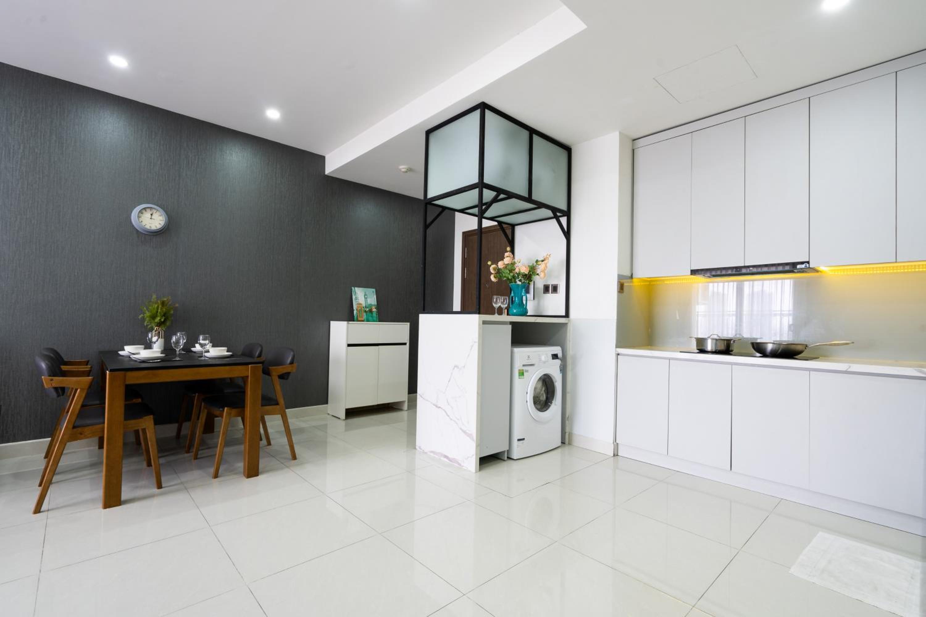 Saigon Royal Apartment 2 bedrooms amazing view for over 30 nights