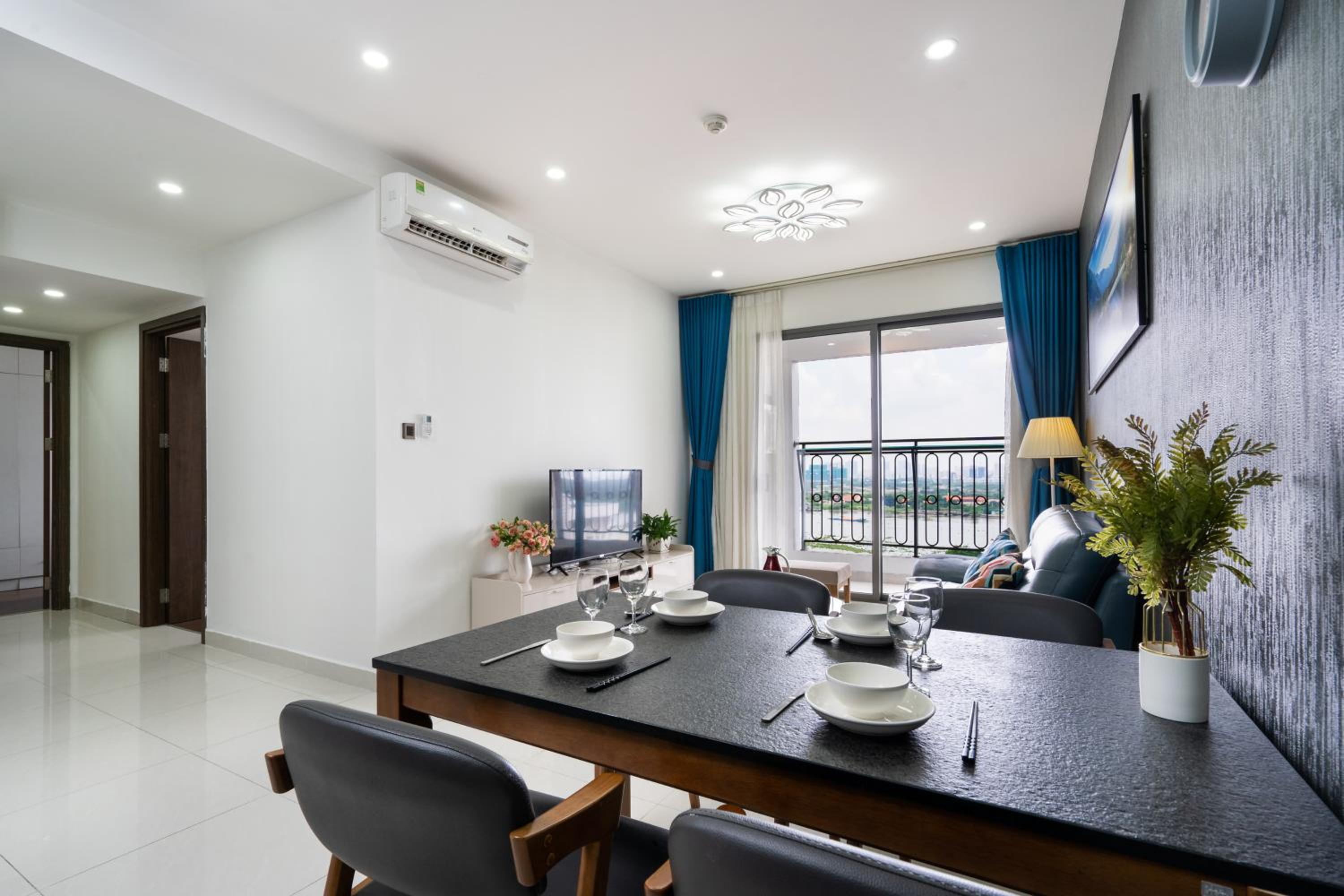 Saigon Royal Apartment 2 bedrooms amazing view for over 30 nights