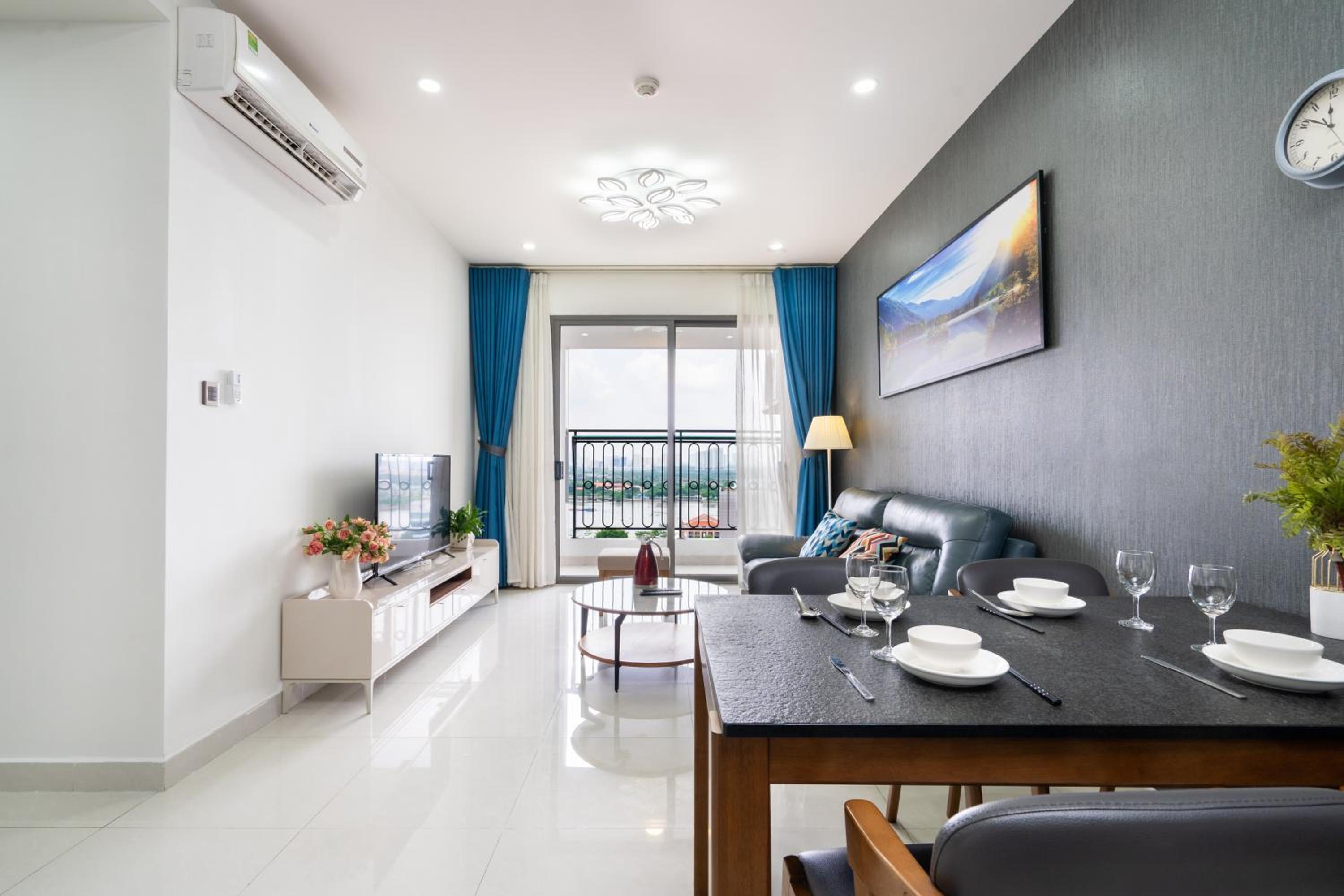 Saigon Royal Apartment 2 bedrooms amazing view for over 30 nights