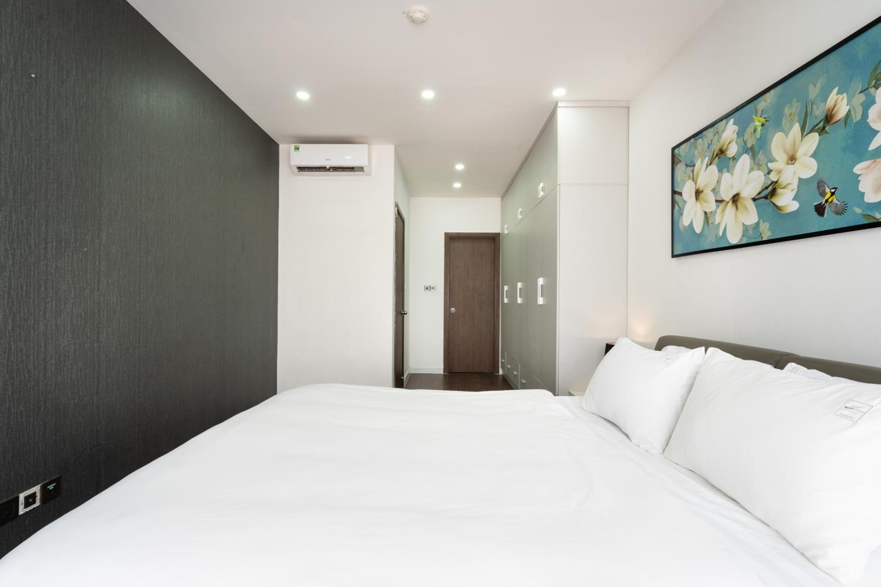 Saigon Royal Apartment 2 bedrooms amazing view for over 30 nights