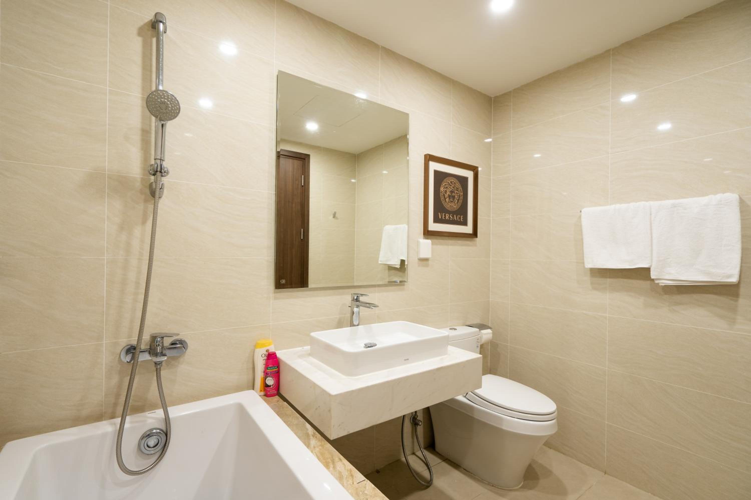 Saigon Royal Apartment 2 bedrooms amazing view for over 30 nights
