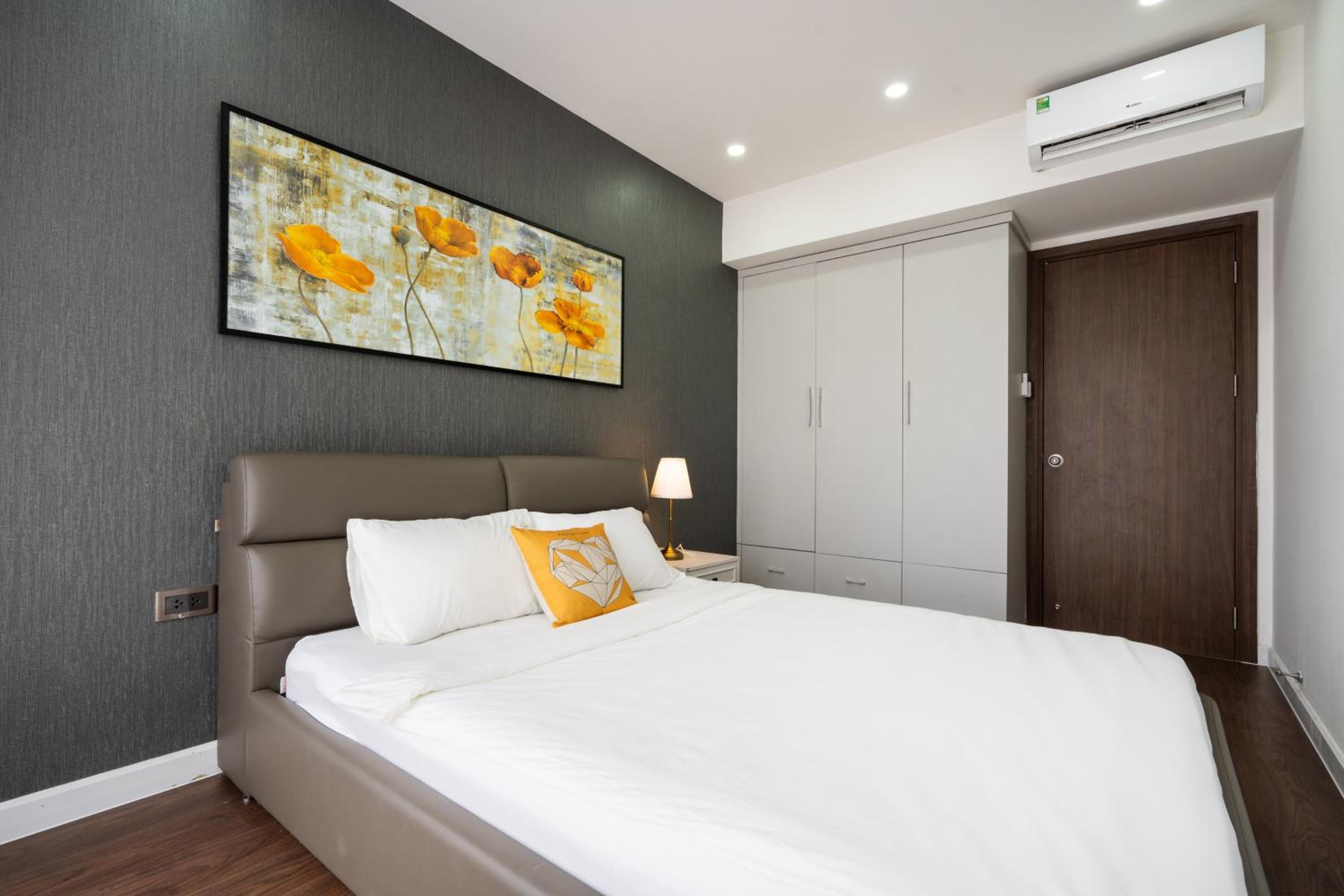 Saigon Royal Apartment 2 bedrooms amazing view for over 30 nights