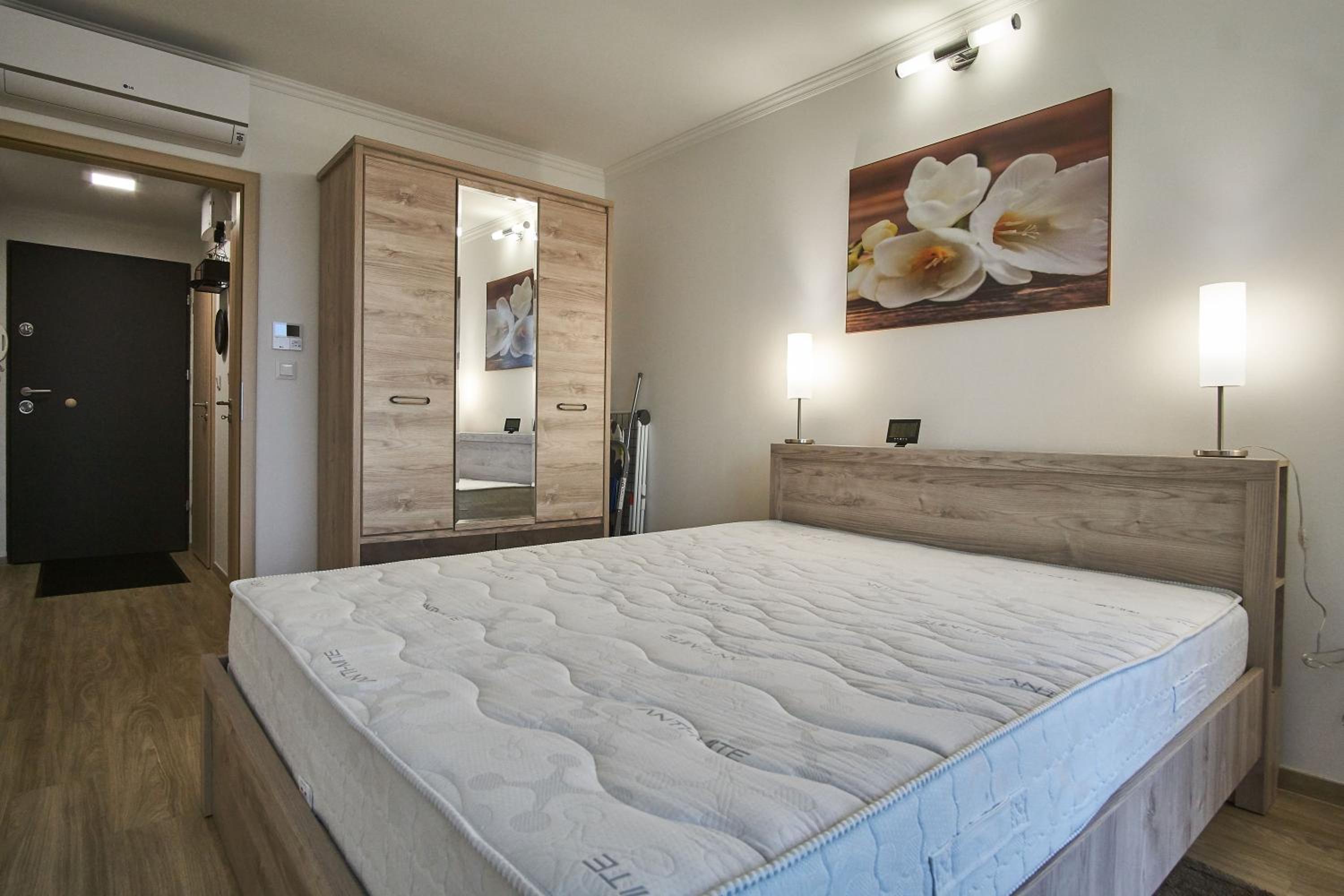 Cadet Apartments - hostAID view 4