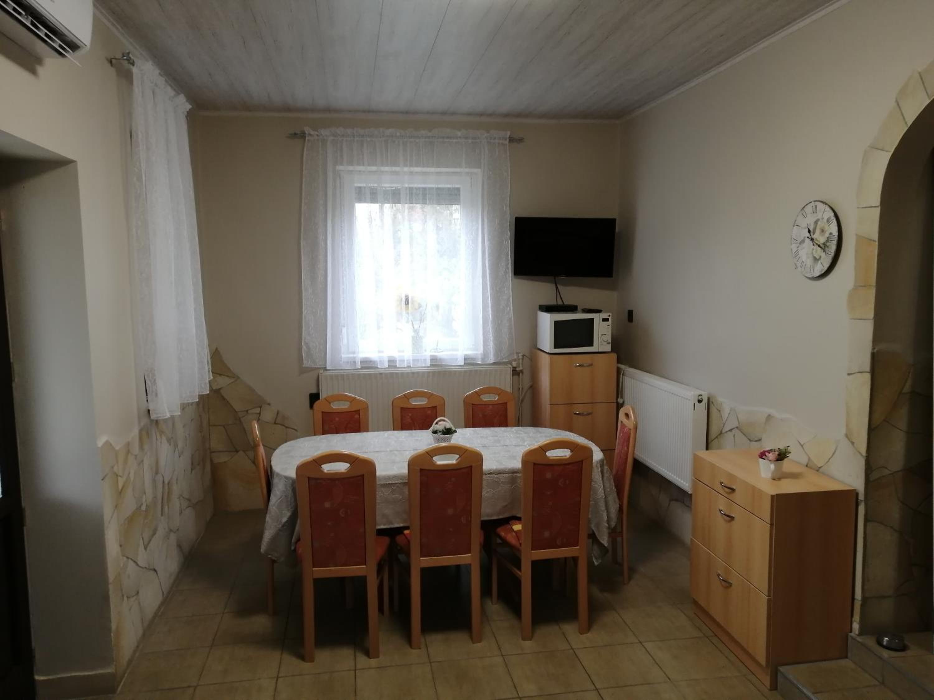 Napraforgó Vendégház view 4